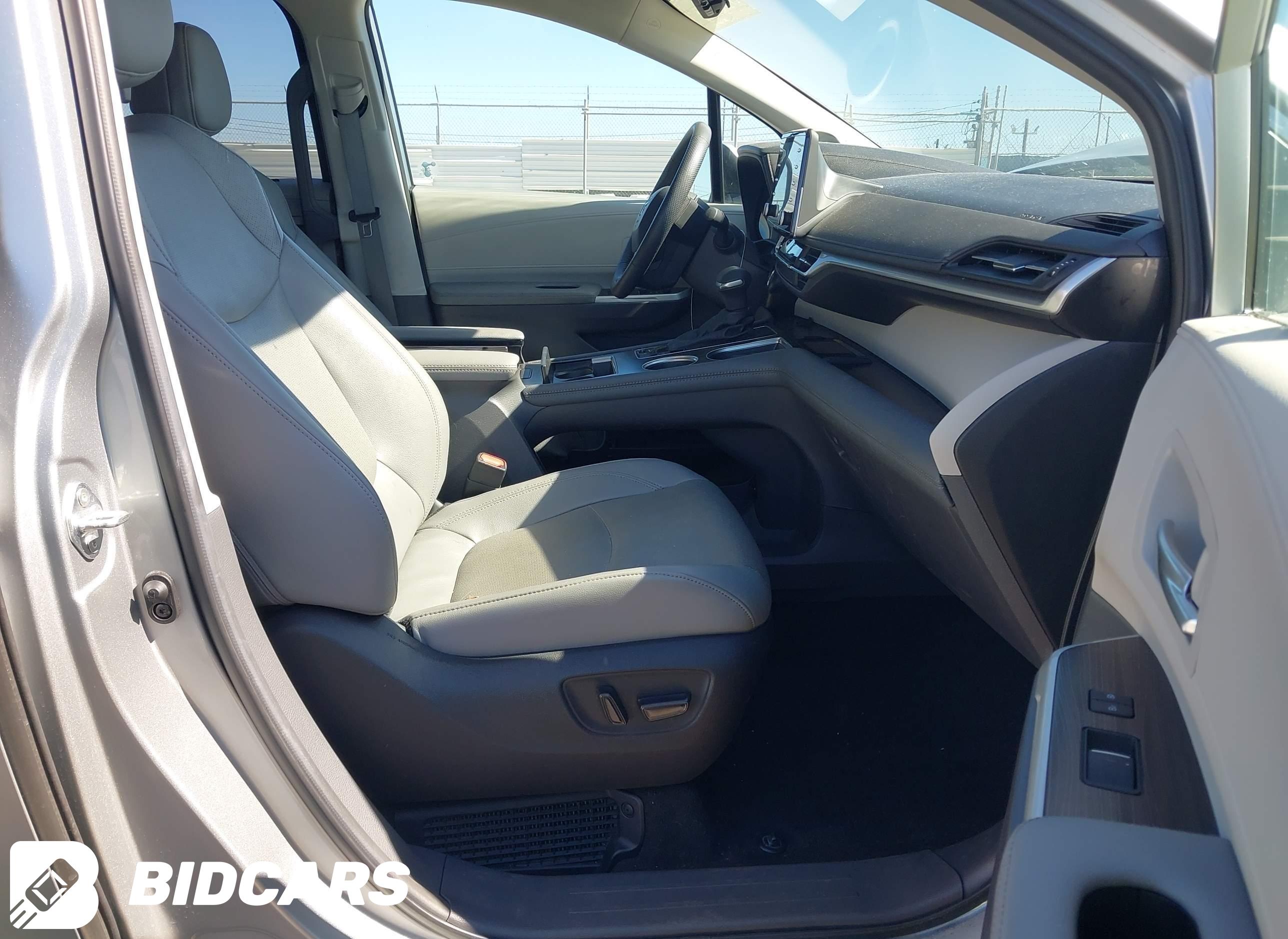 2024 Toyota Sienna, Limited