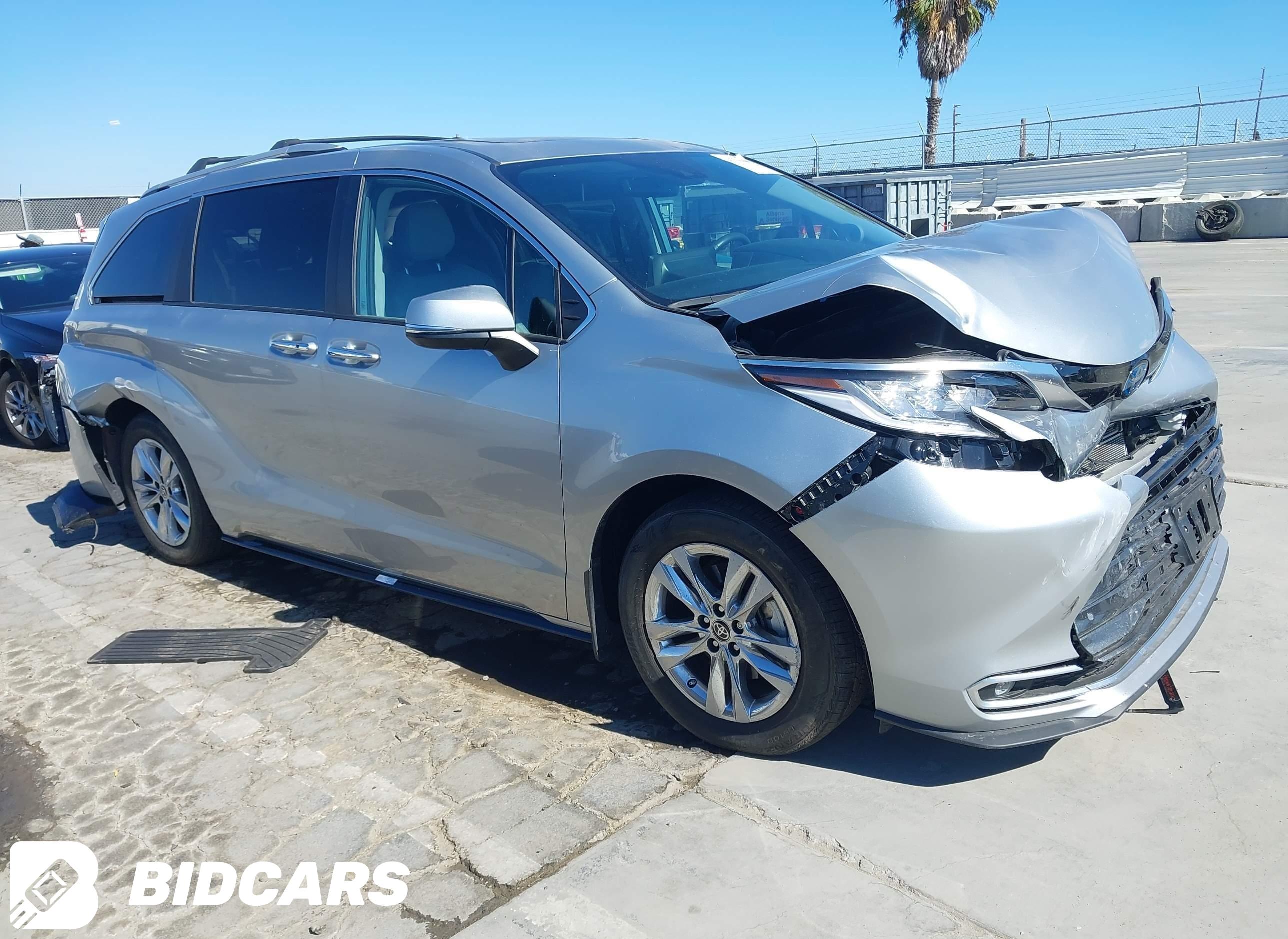 2024 Toyota Sienna, Limited