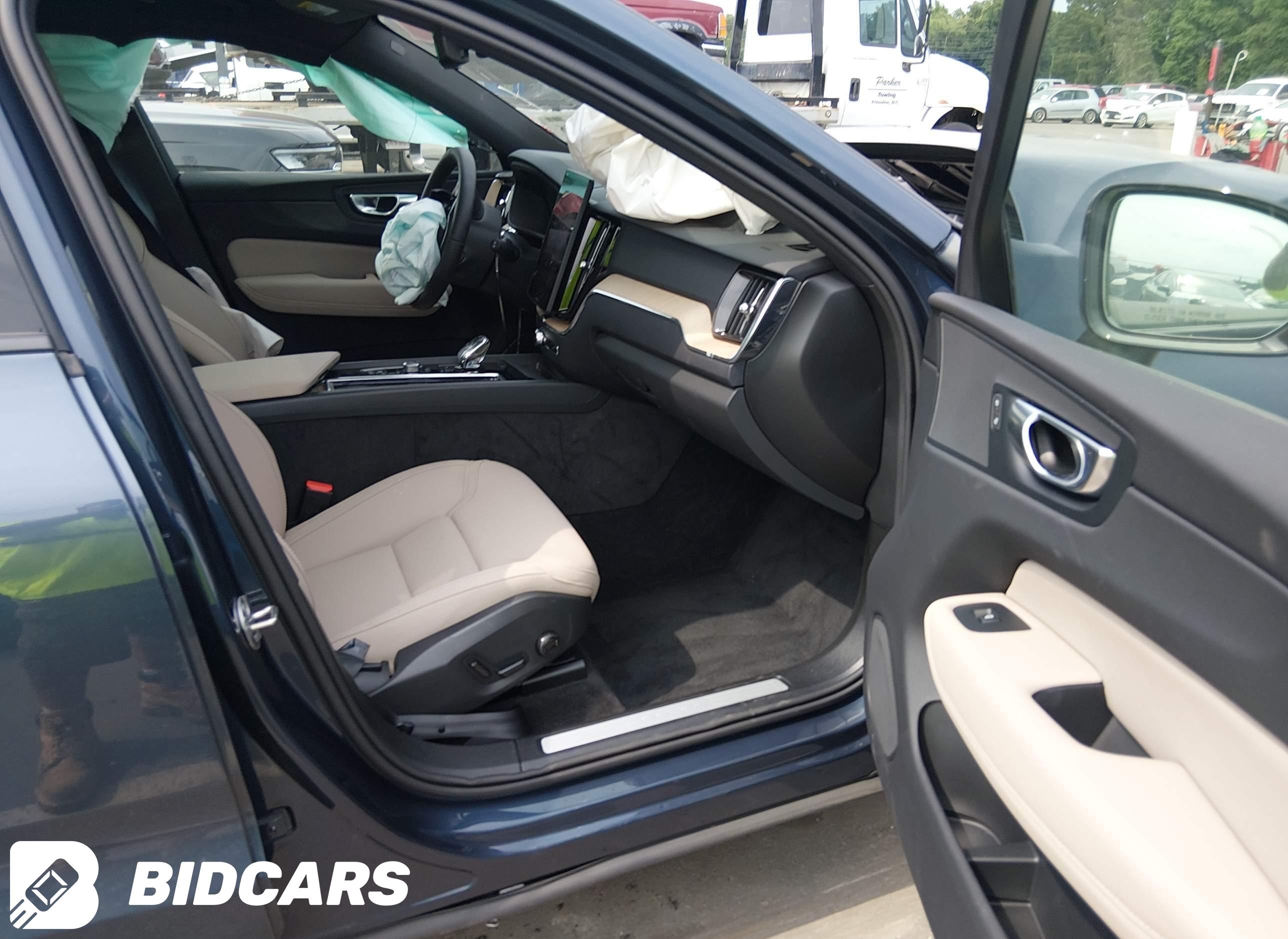 2026 Volvo XC60, B5 Plus