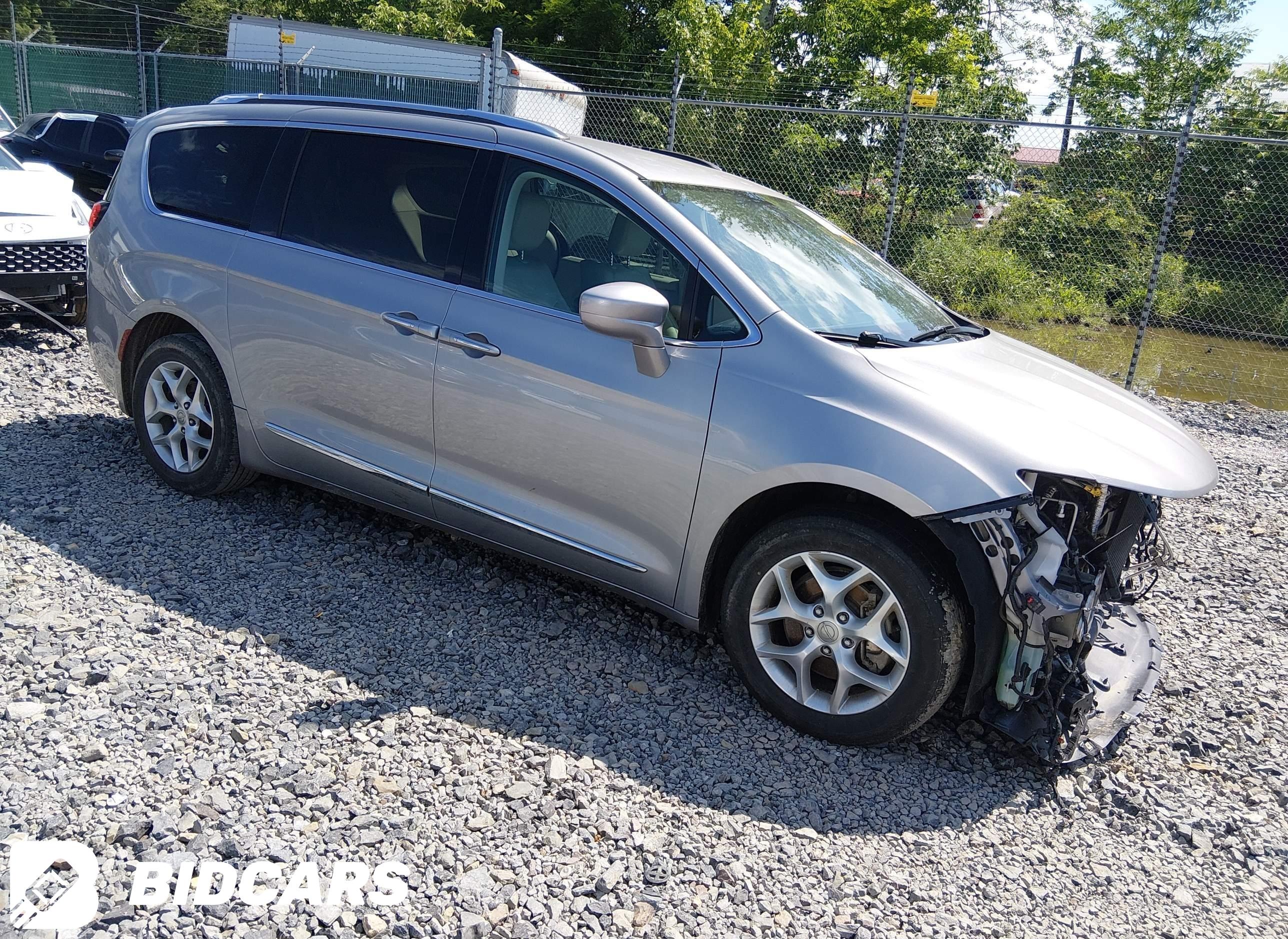 2017 Chrysler Pacifica, Touri...