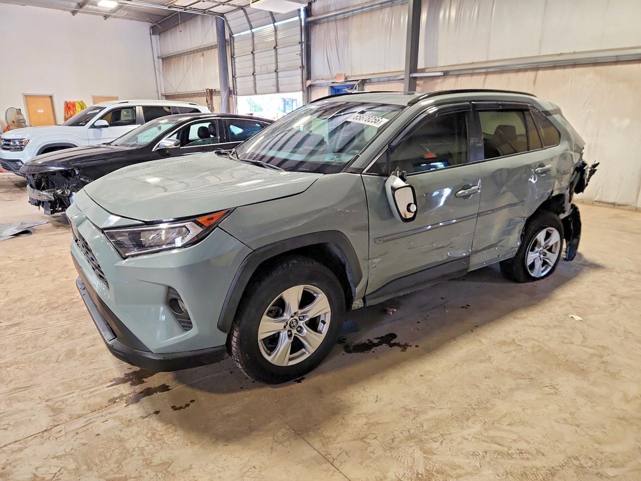 2020 Toyota RAV4, Xle