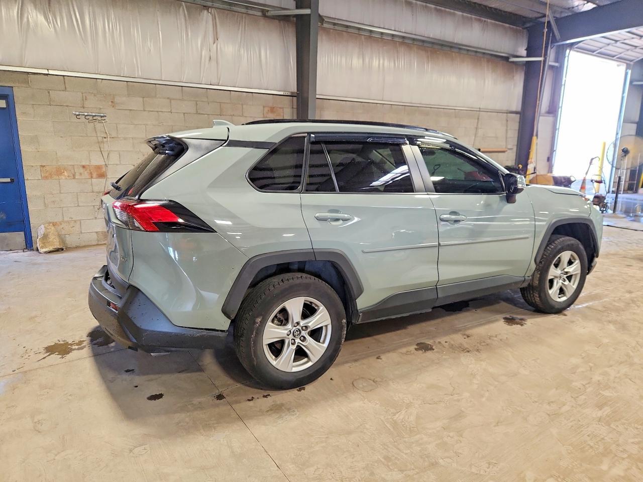 2020 Toyota RAV4, Xle