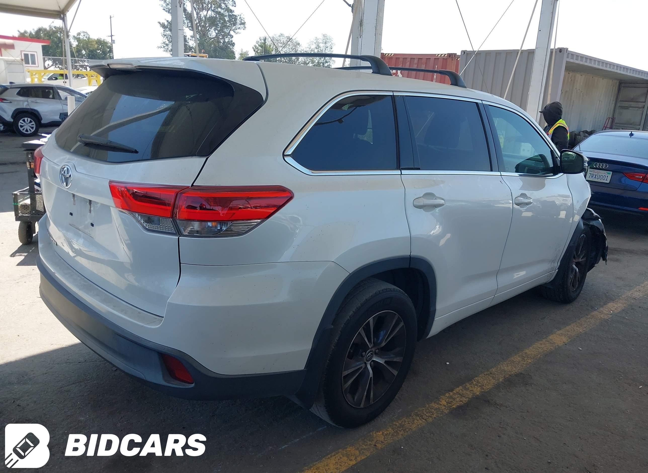 2018 Toyota Highlander, LE