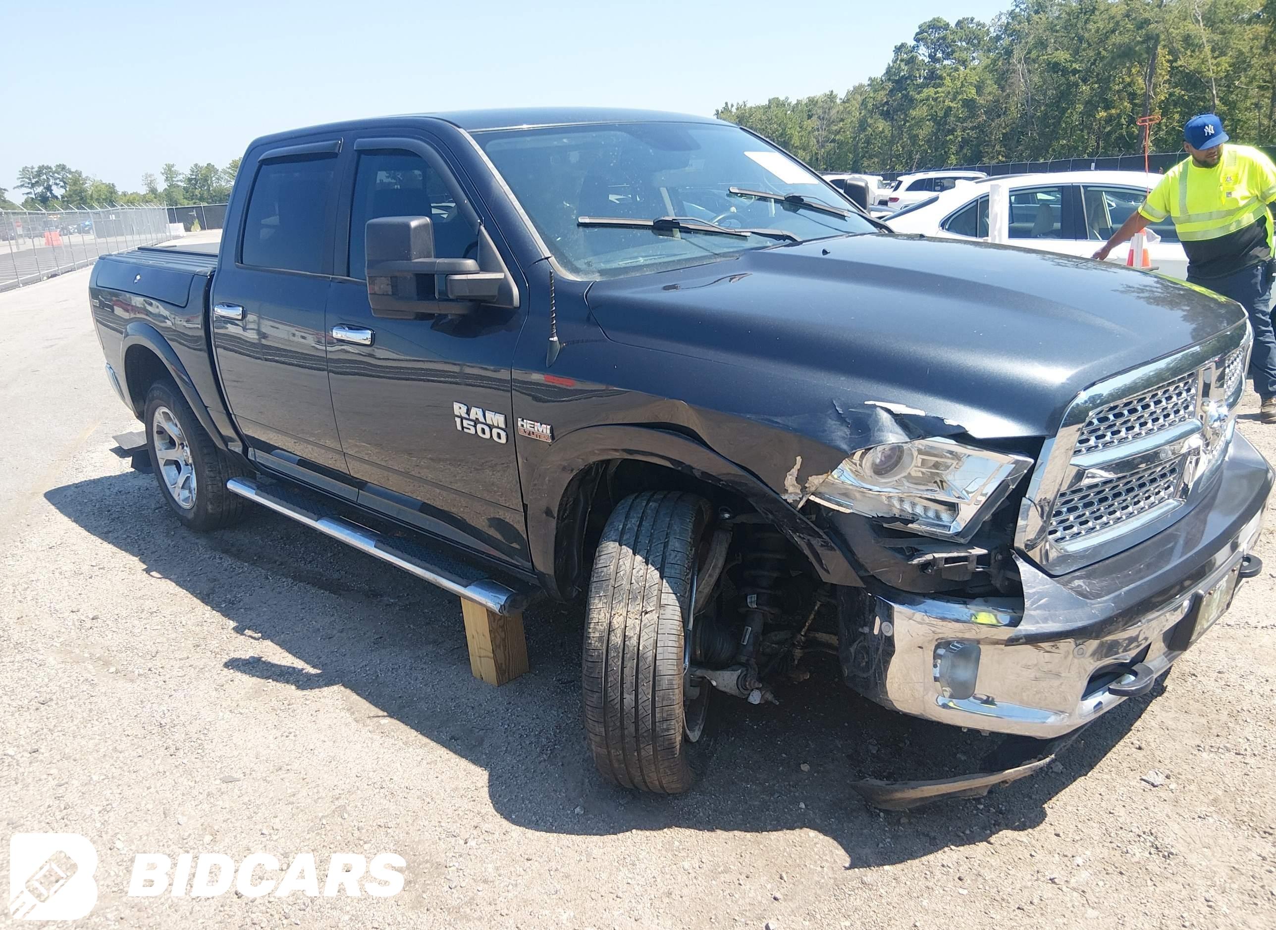 2017 RAM 1500, Laramie  4X4 5...
