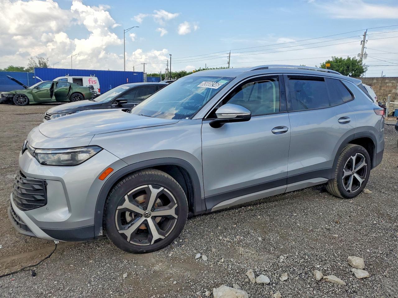2026 Volkswagen Tiguan, SE
