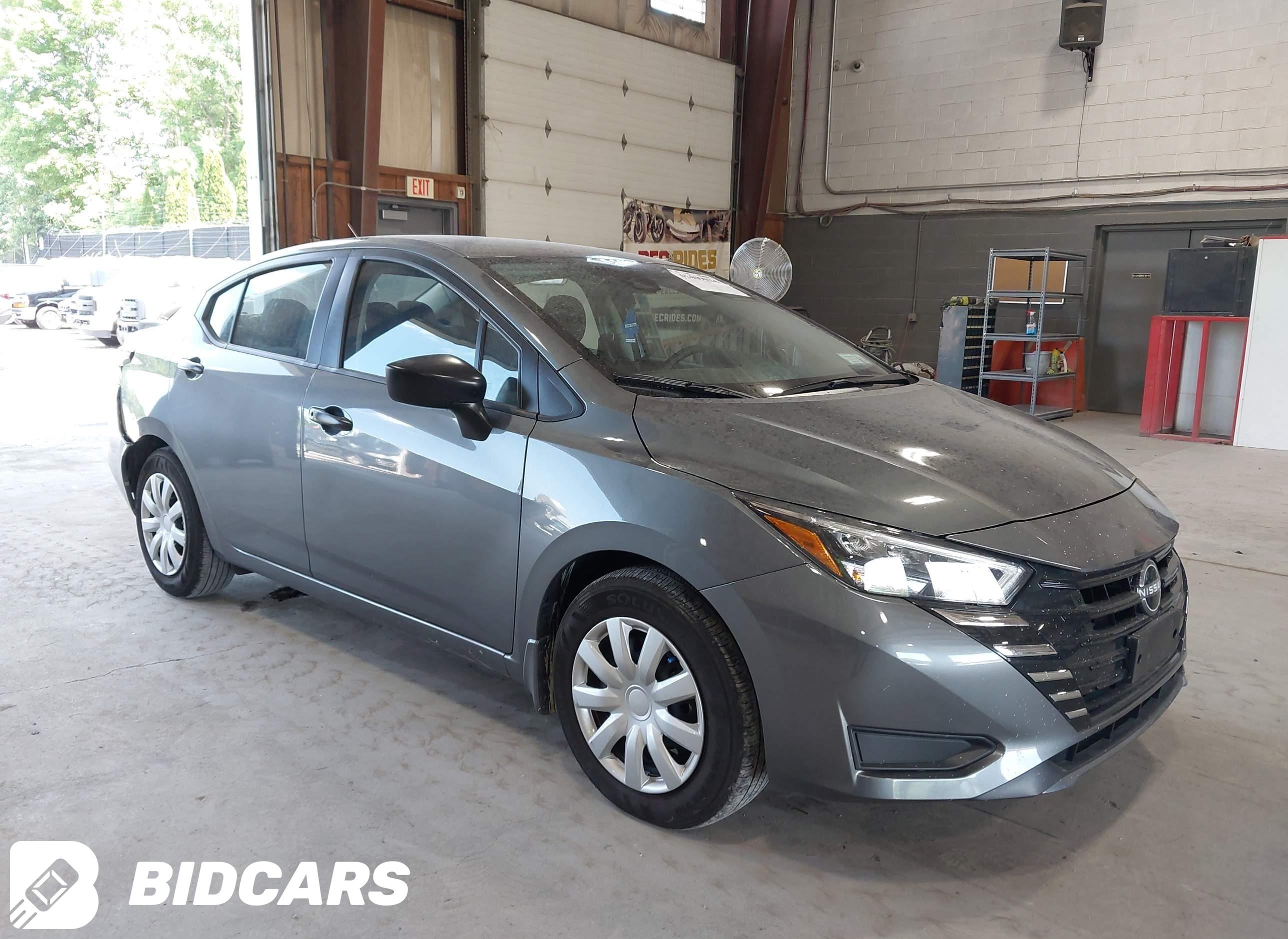 2025 Nissan Versa, 1.6 S
