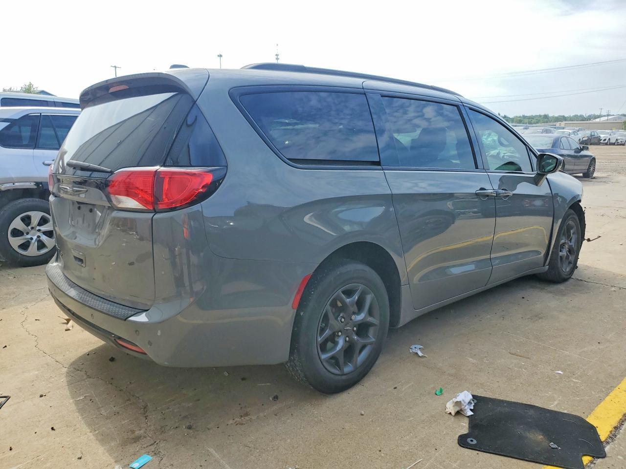 2020 Chrysler Pacifica, Touri...