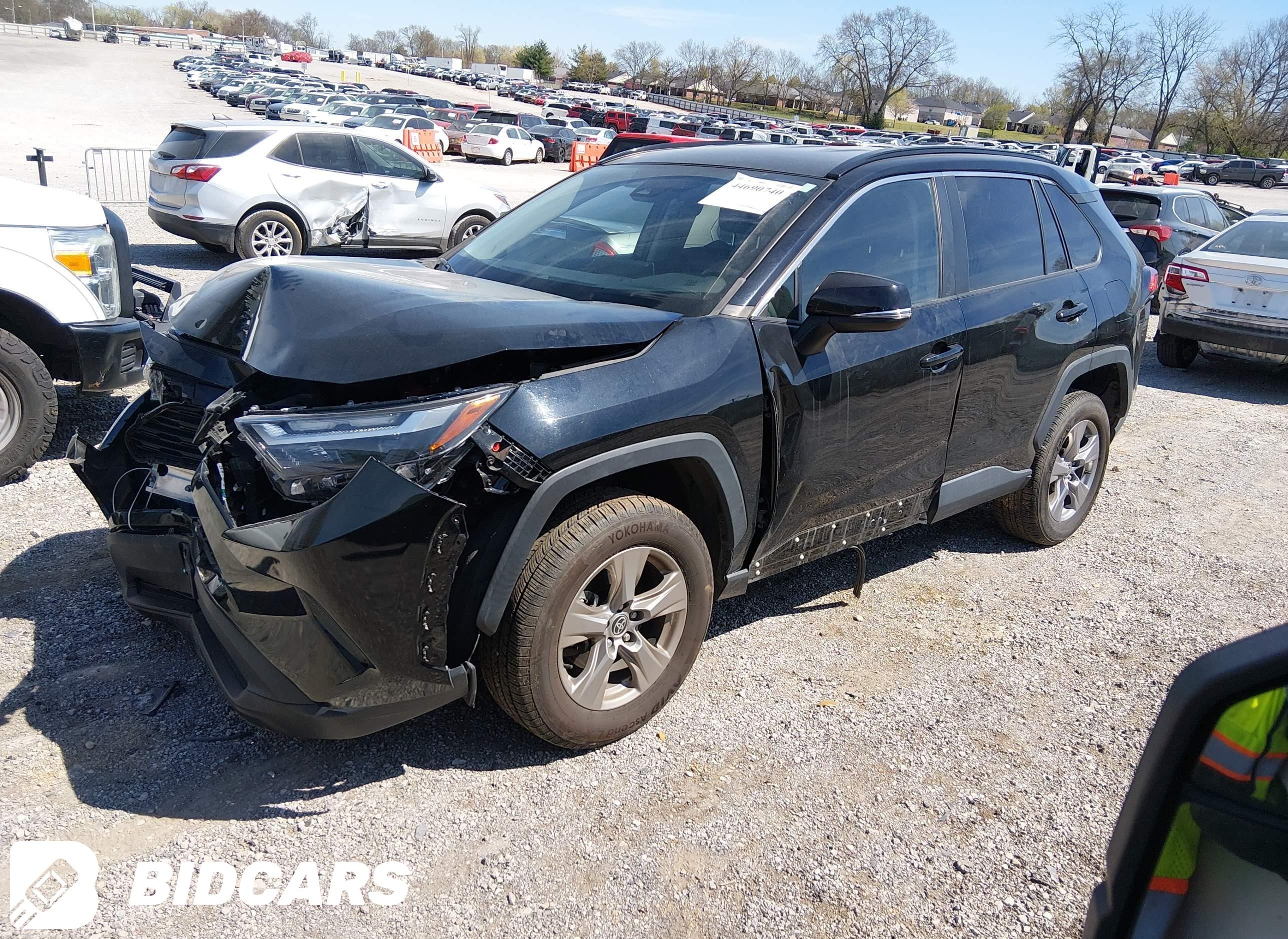 2023 Toyota RAV4, Xle