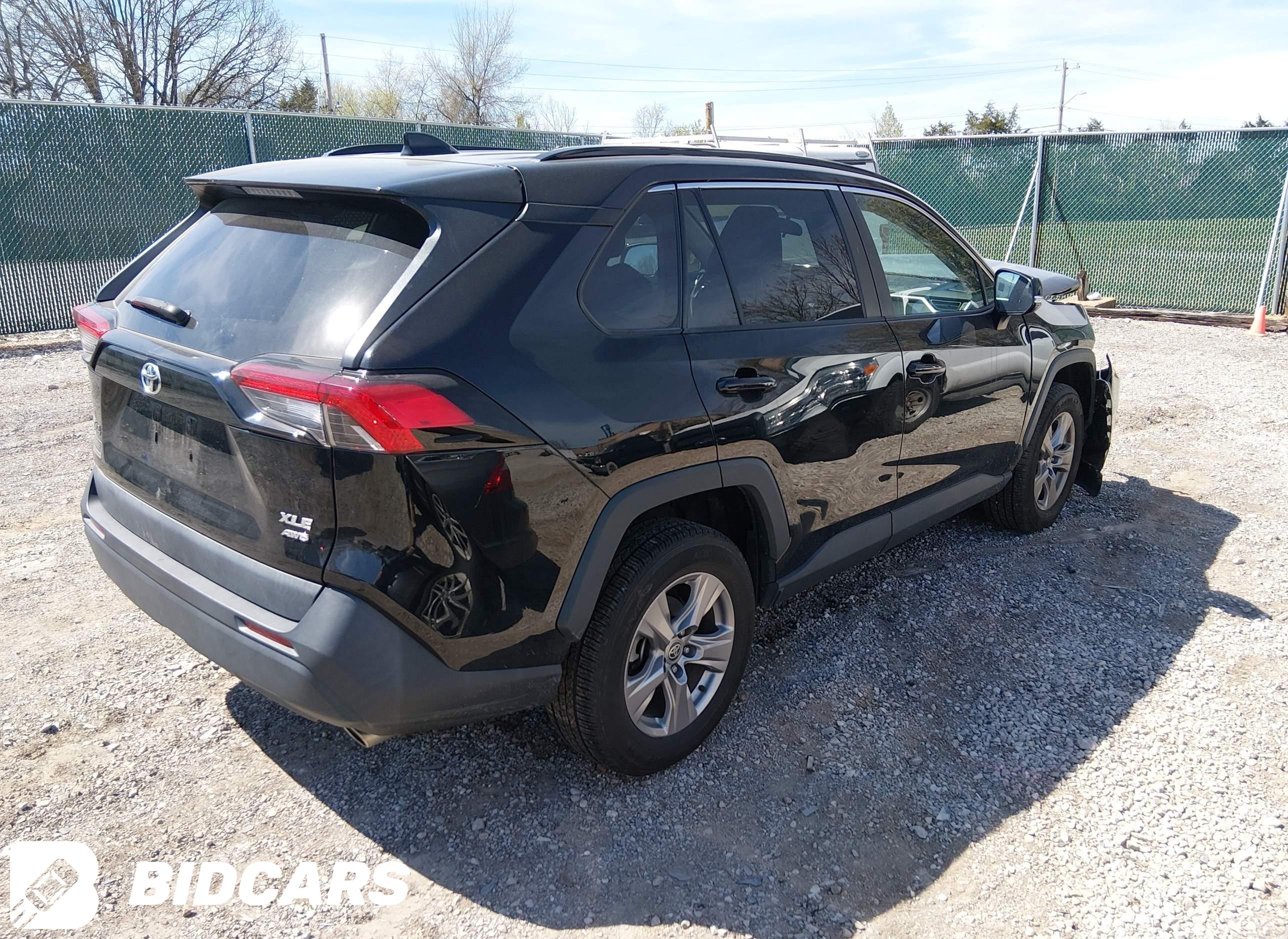 2023 Toyota RAV4, Xle