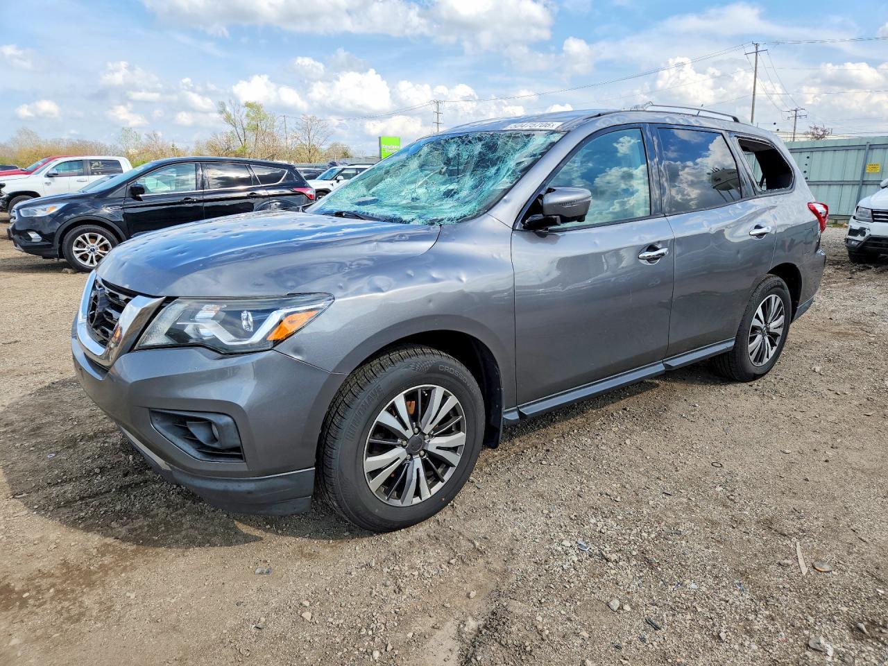 2017 Nissan Pathfinder, S