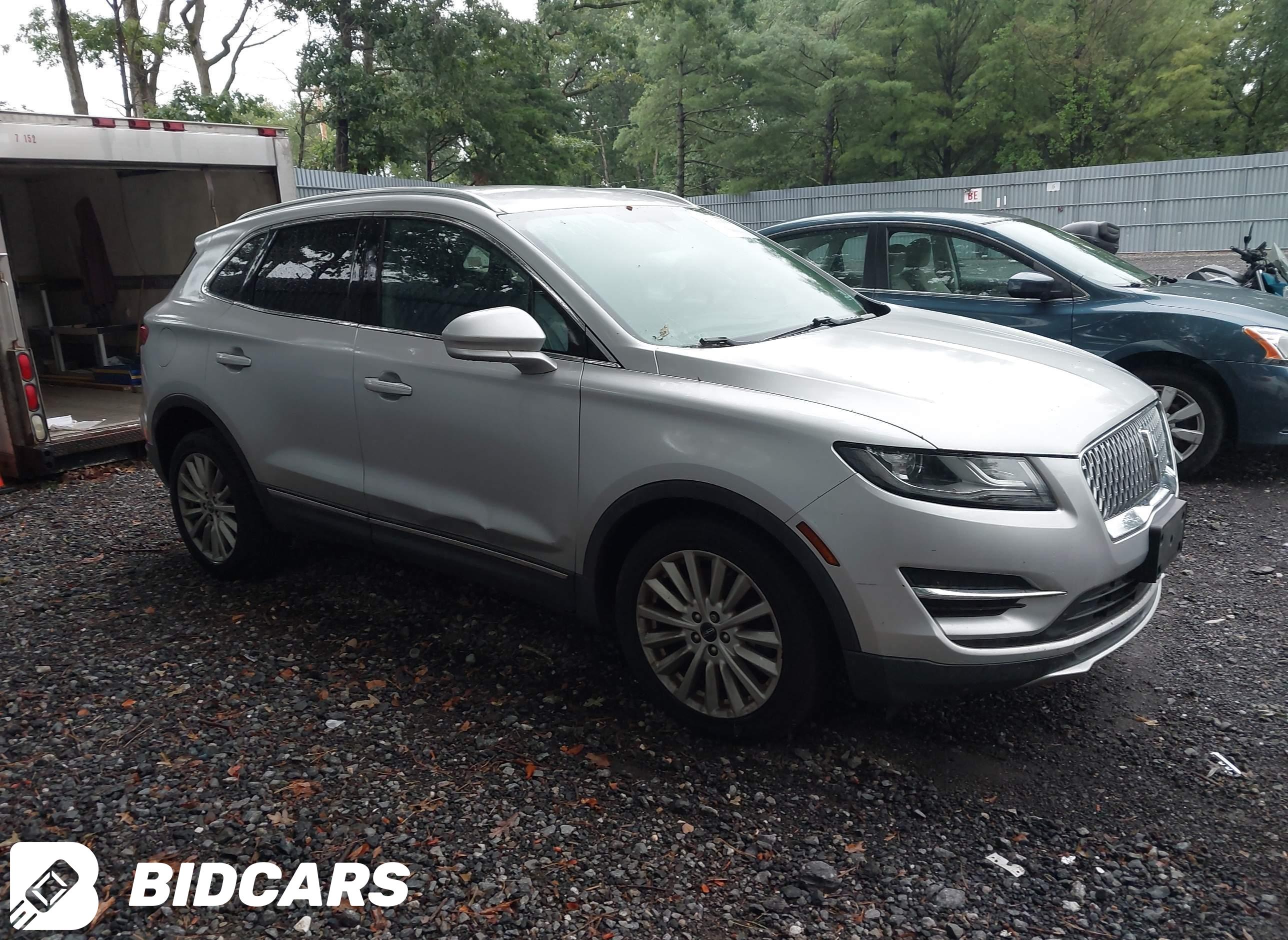 2019 Lincoln MKC, Standard