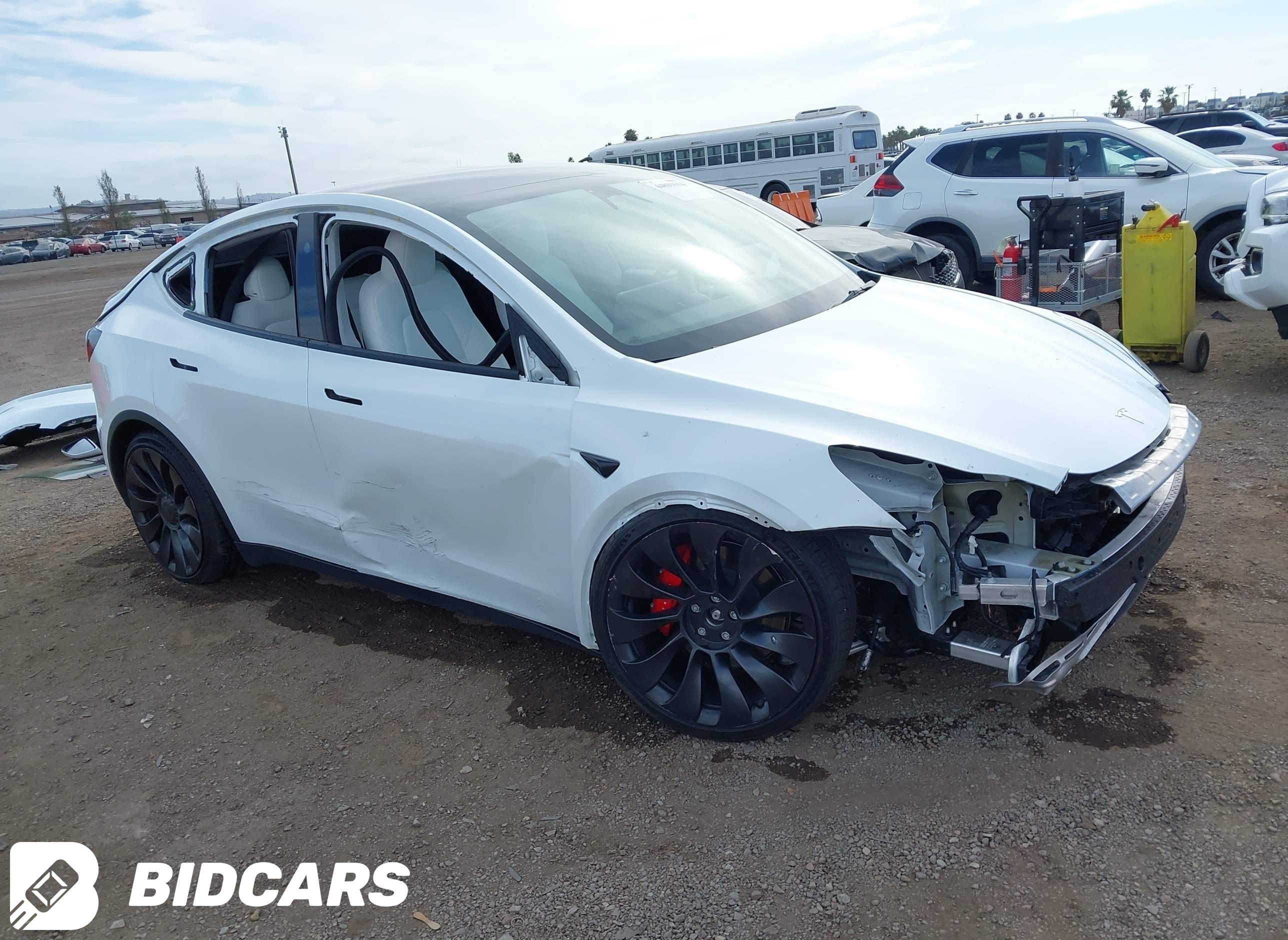 2023 Tesla Model Y, Performan...