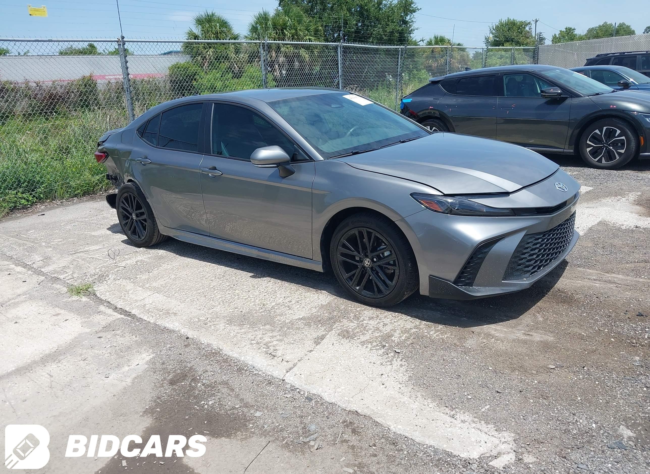 2025 Toyota Camry, SE