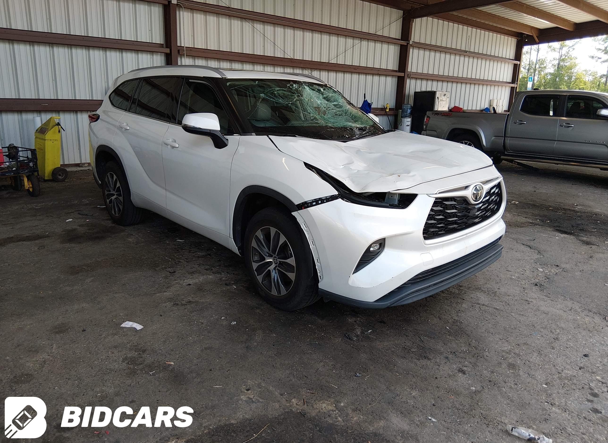 2022 Toyota Highlander, Xle