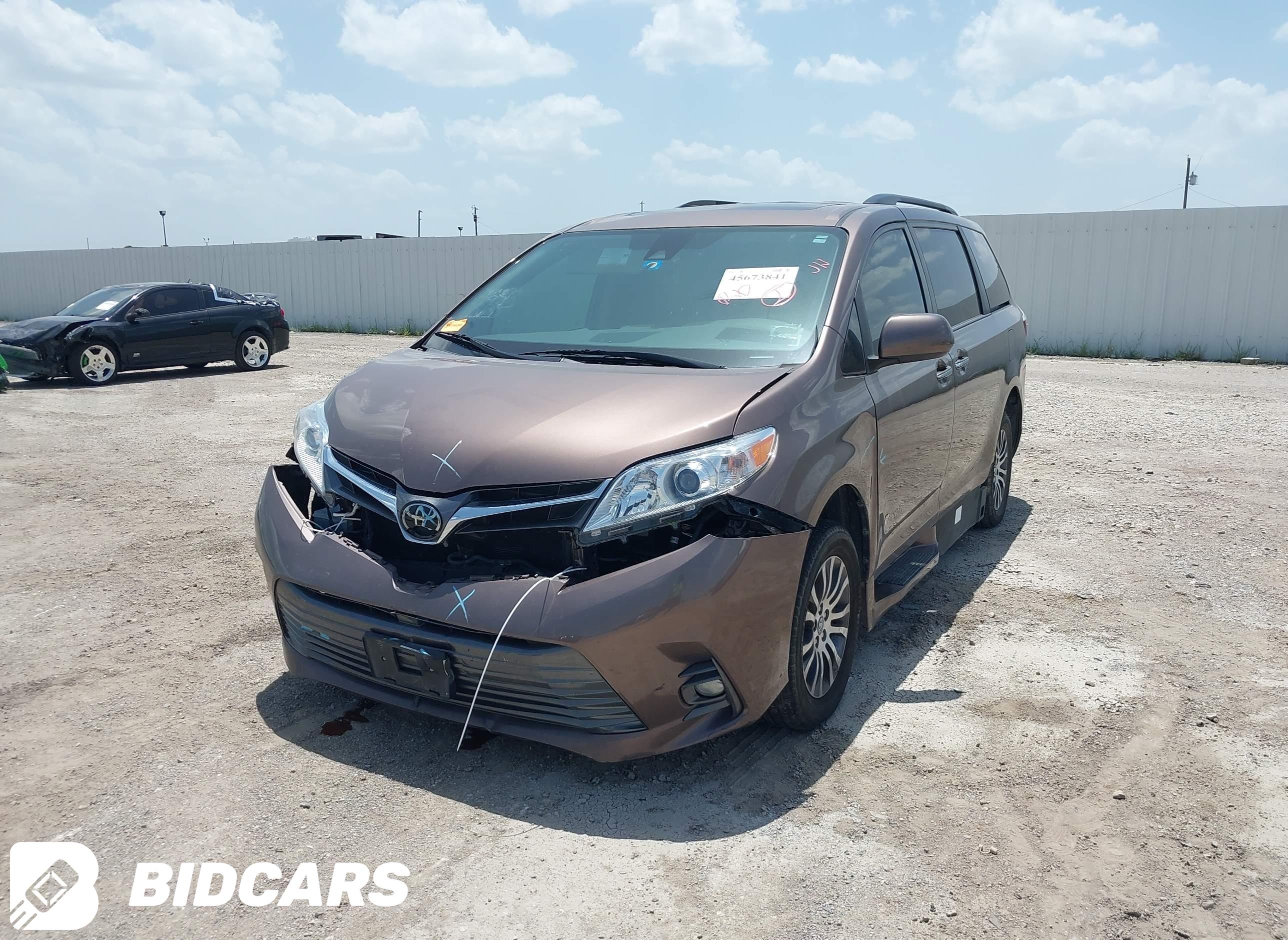 2018 Toyota Sienna, Xle 8 Pas...