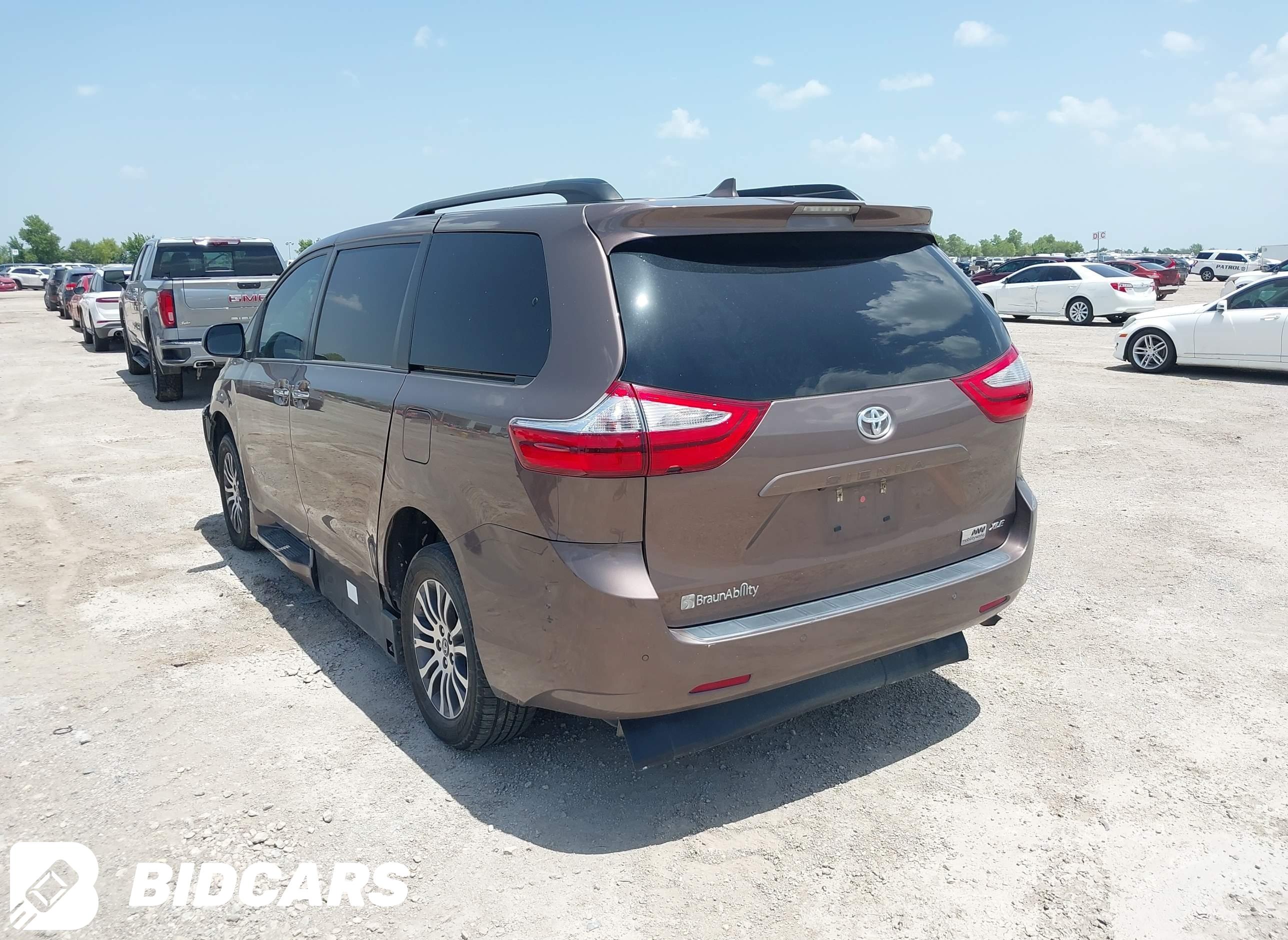 2018 Toyota Sienna, Xle 8 Pas...