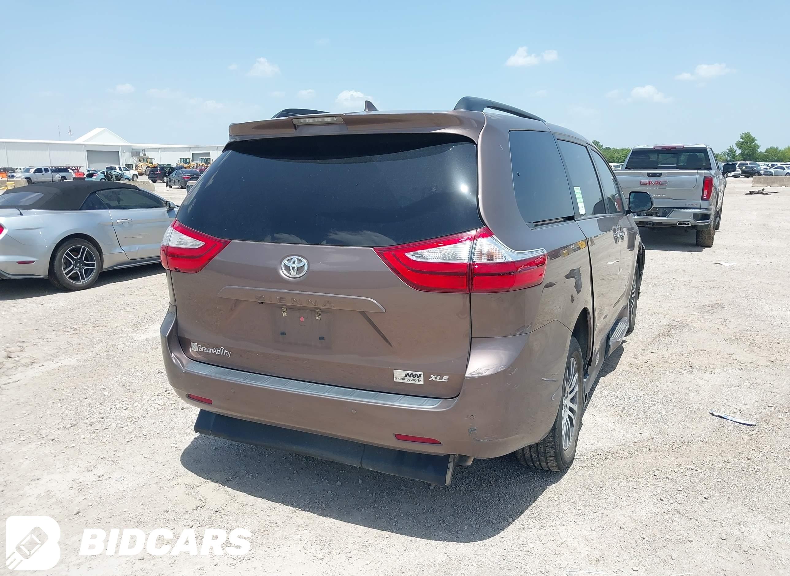 2018 Toyota Sienna, Xle 8 Pas...