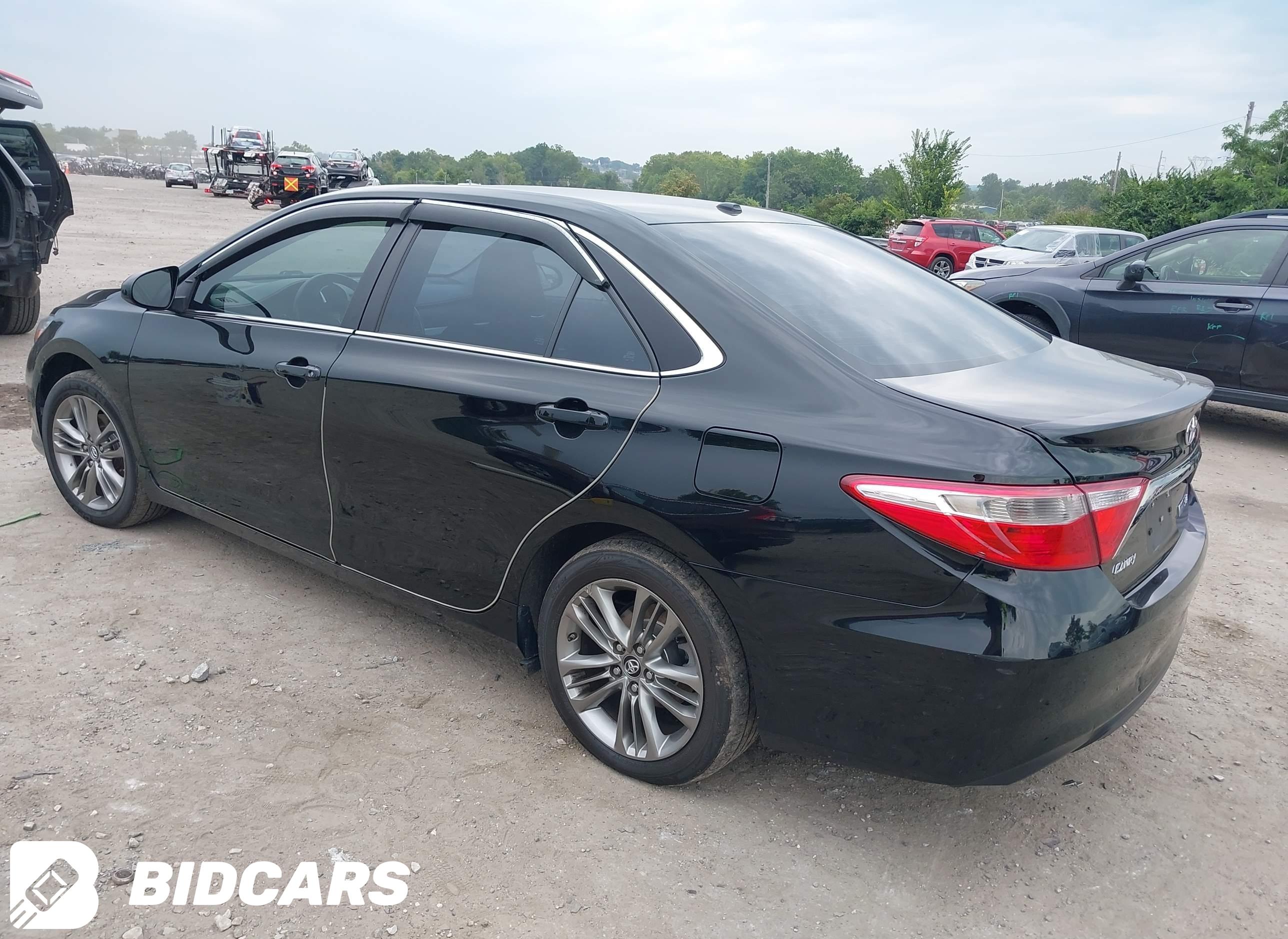 2016 Toyota Camry, Hybrid SE