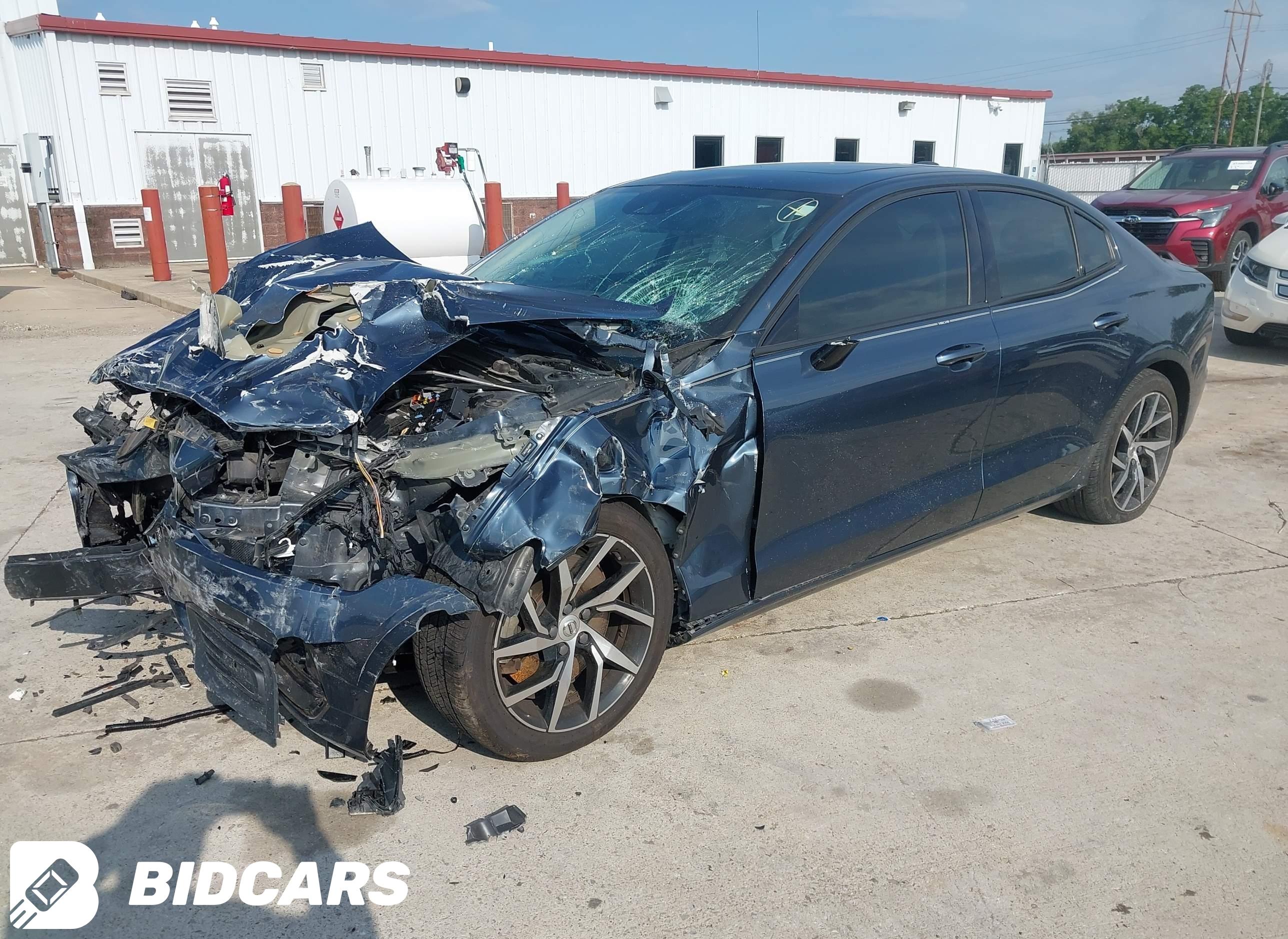2020 Volvo S60, T6 Momentum