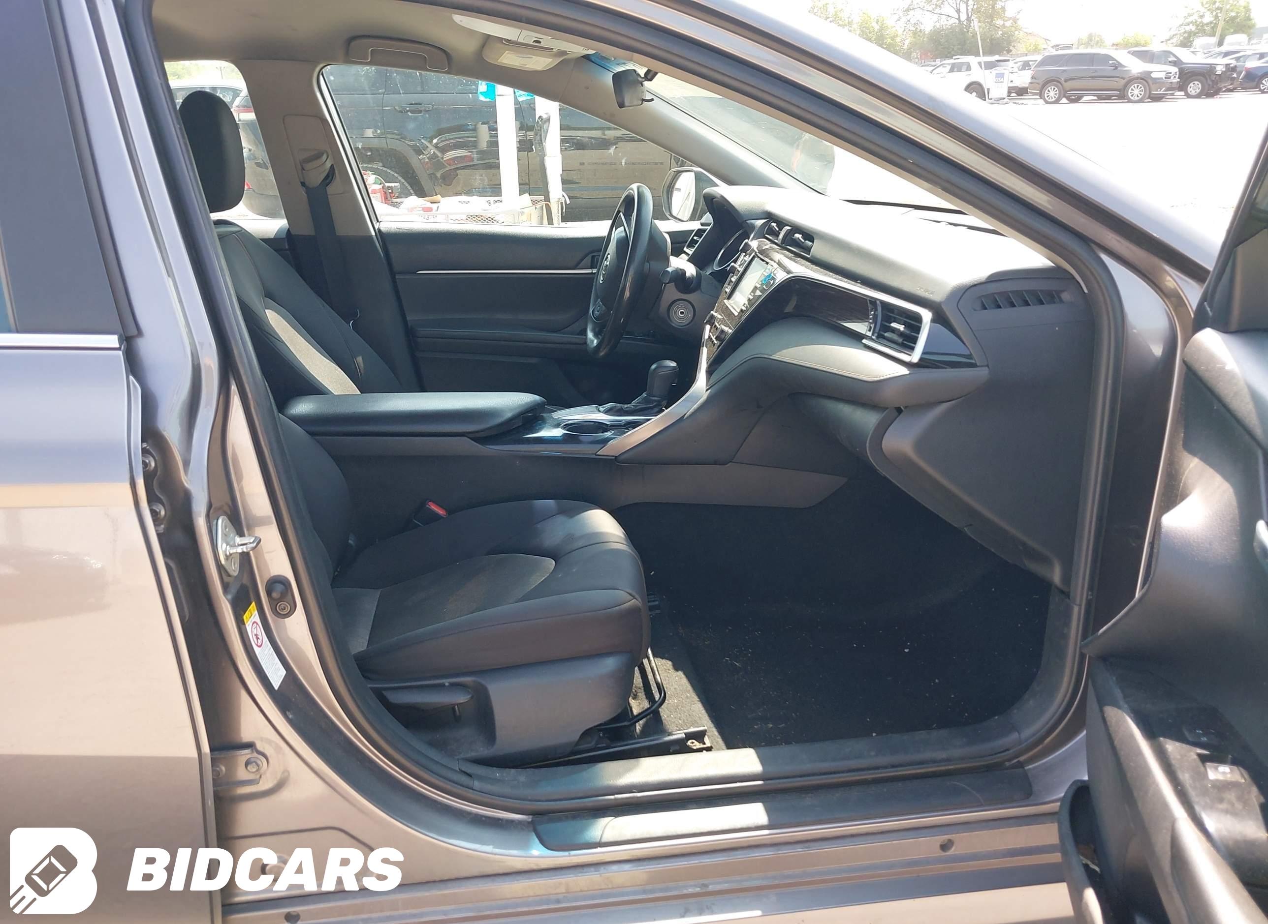 2018 Toyota Camry, LE