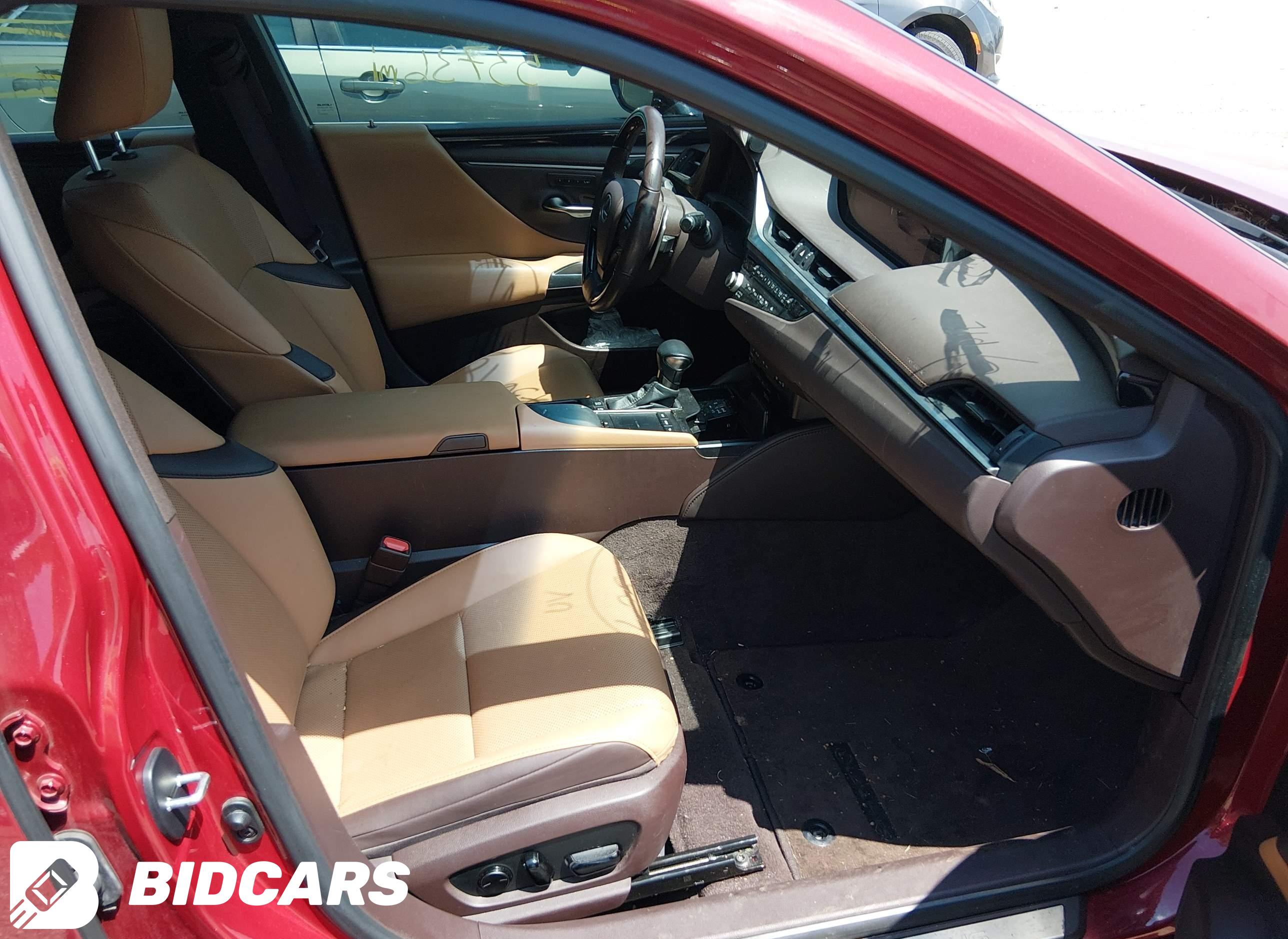 2021 Lexus ES, 300H