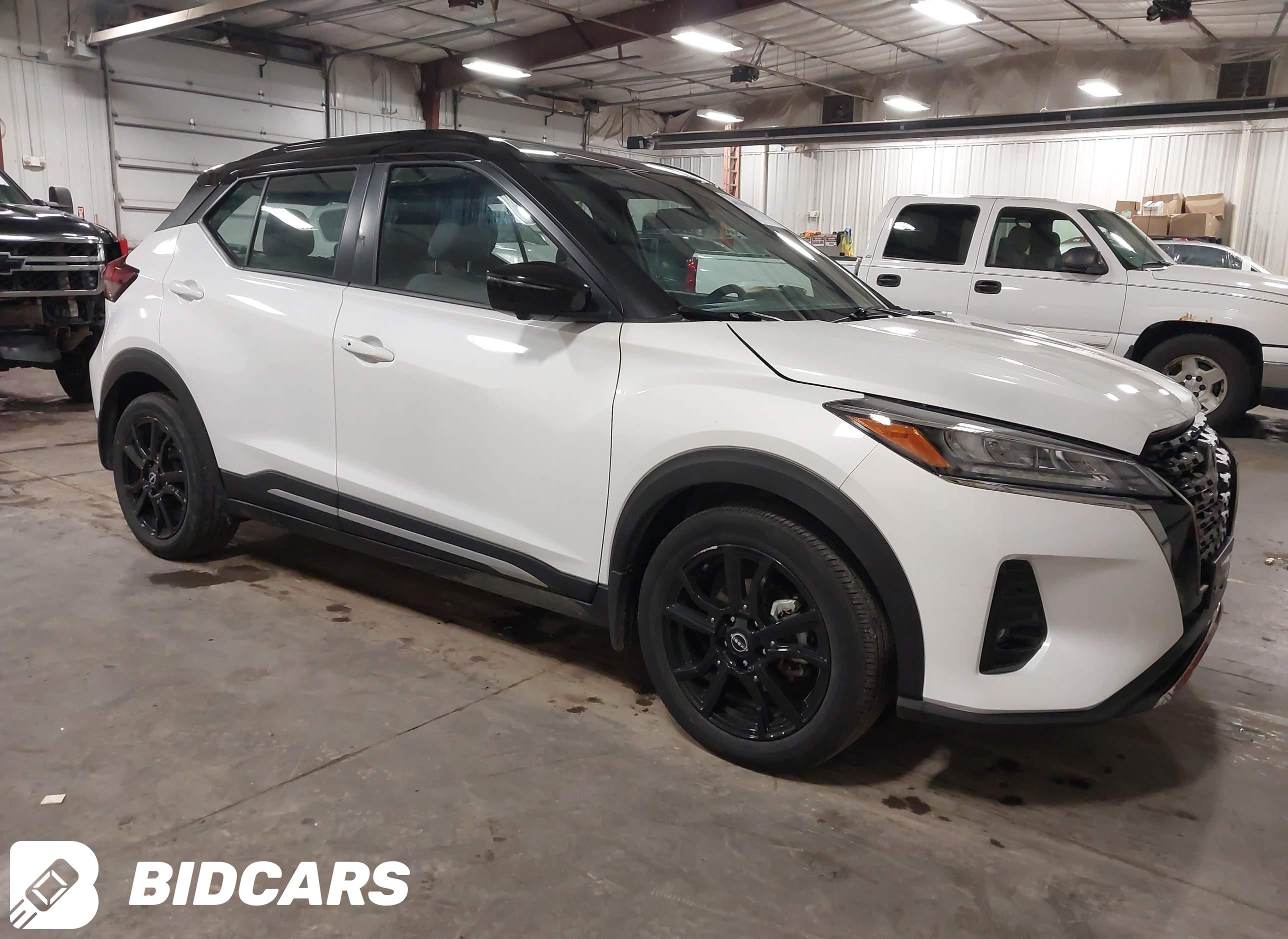 2023 Nissan Kicks, Sr Xtronic...