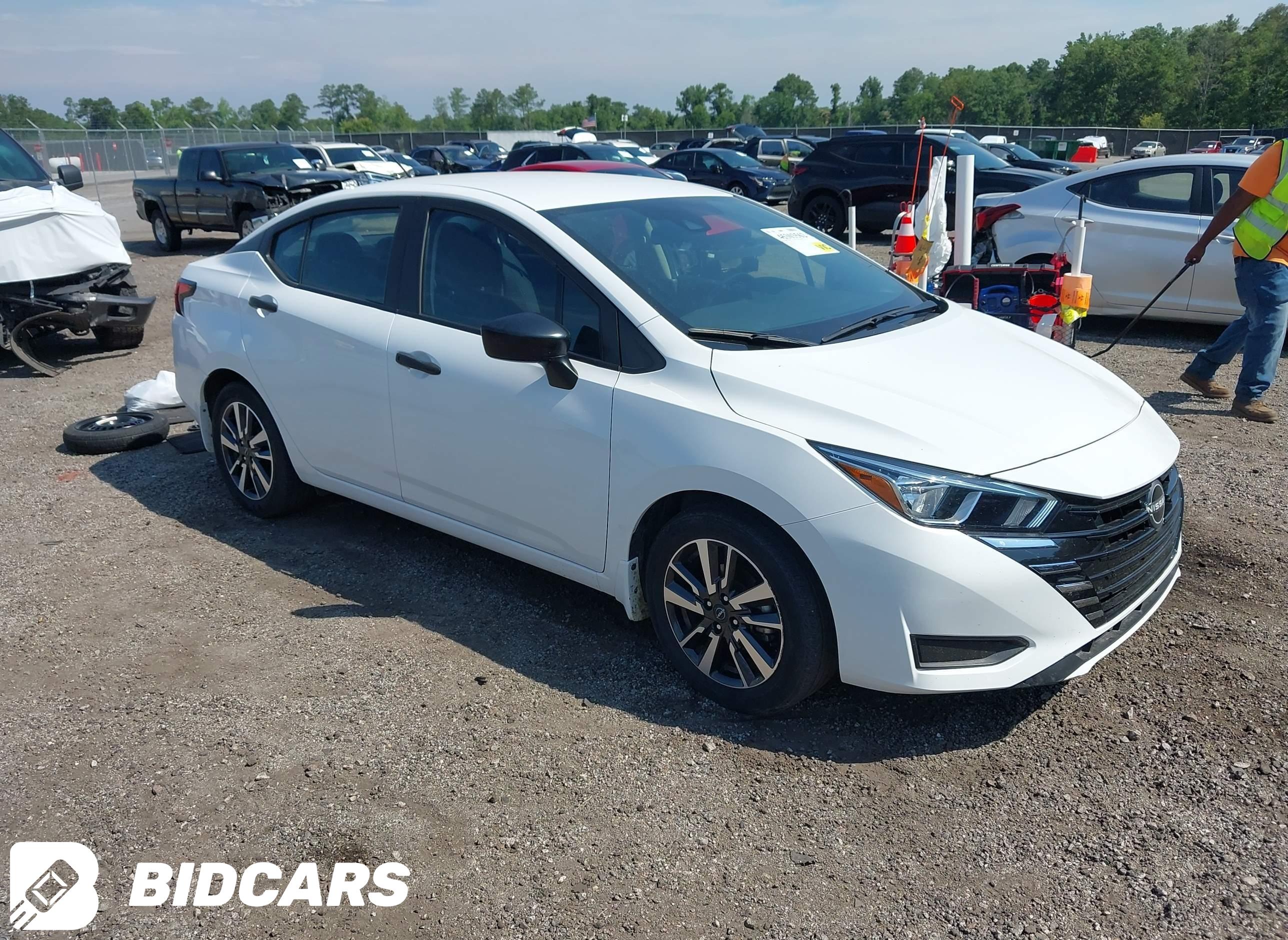 2024 Nissan Versa, 1.6 S