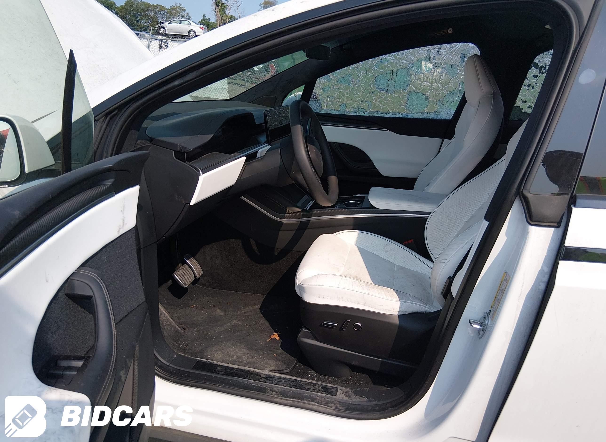2024 Tesla Model X, Plaid Tri...