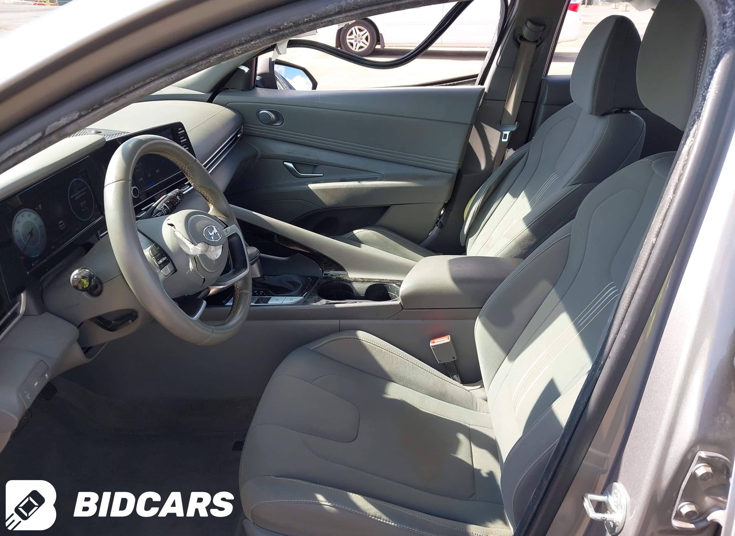 2022 Hyundai Elantra, Sel