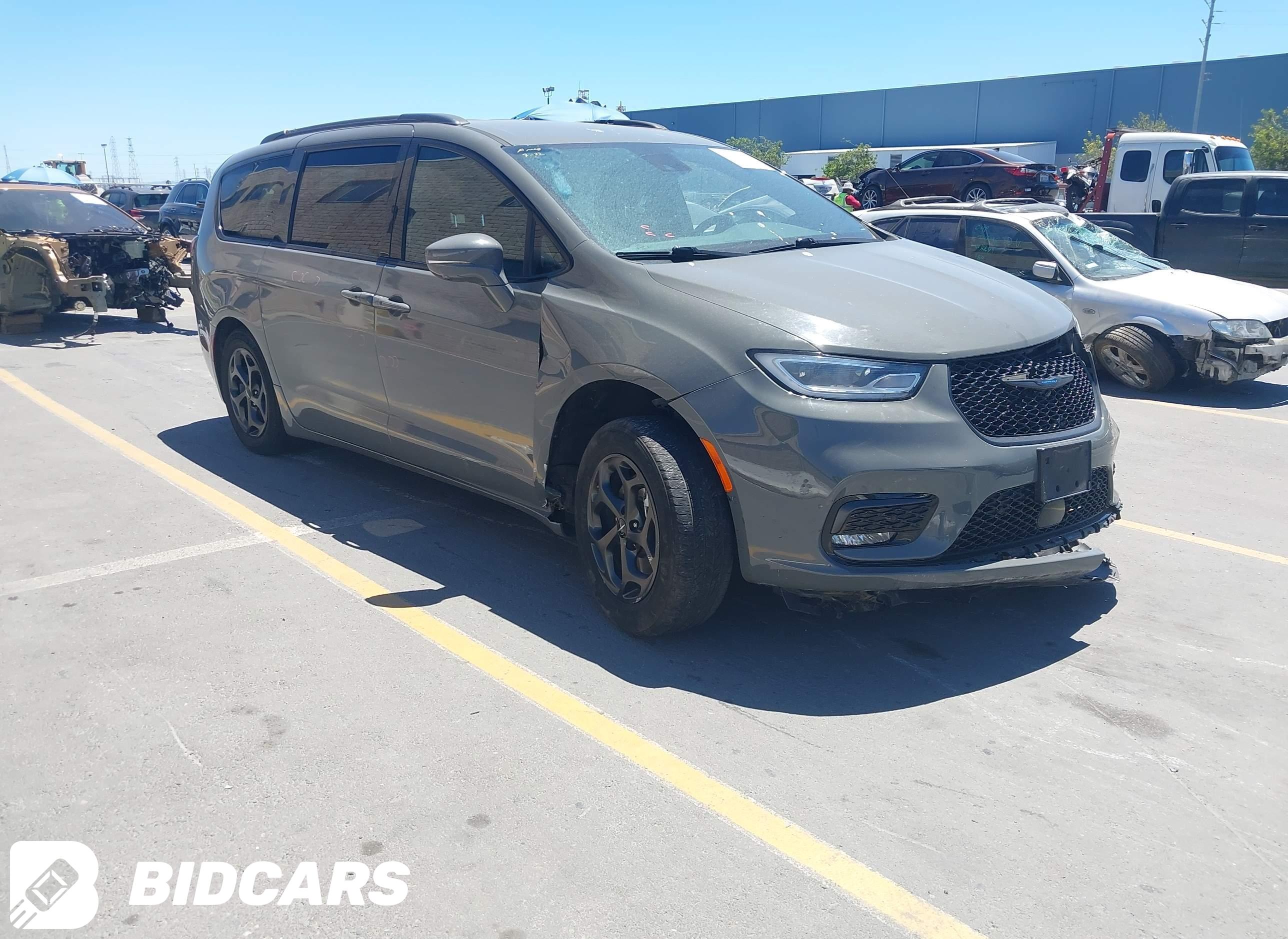 2021 Chrysler Pacifica Hybrid...