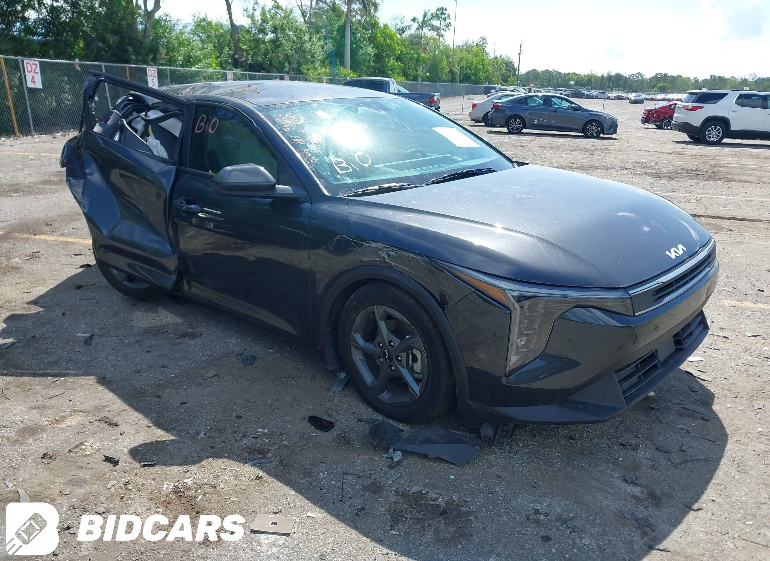 2025 KIA K4, Lxs