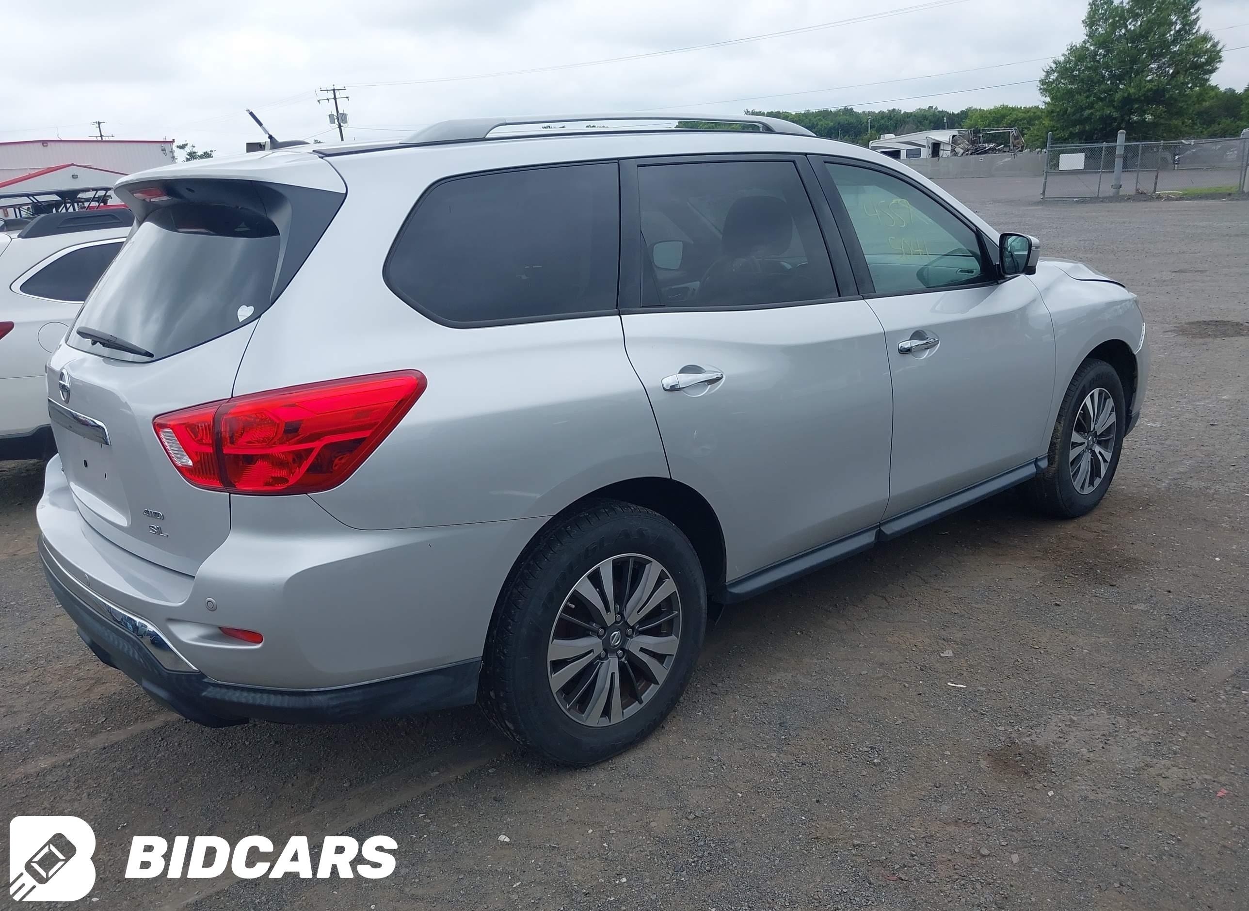 2018 Nissan Pathfinder, SL