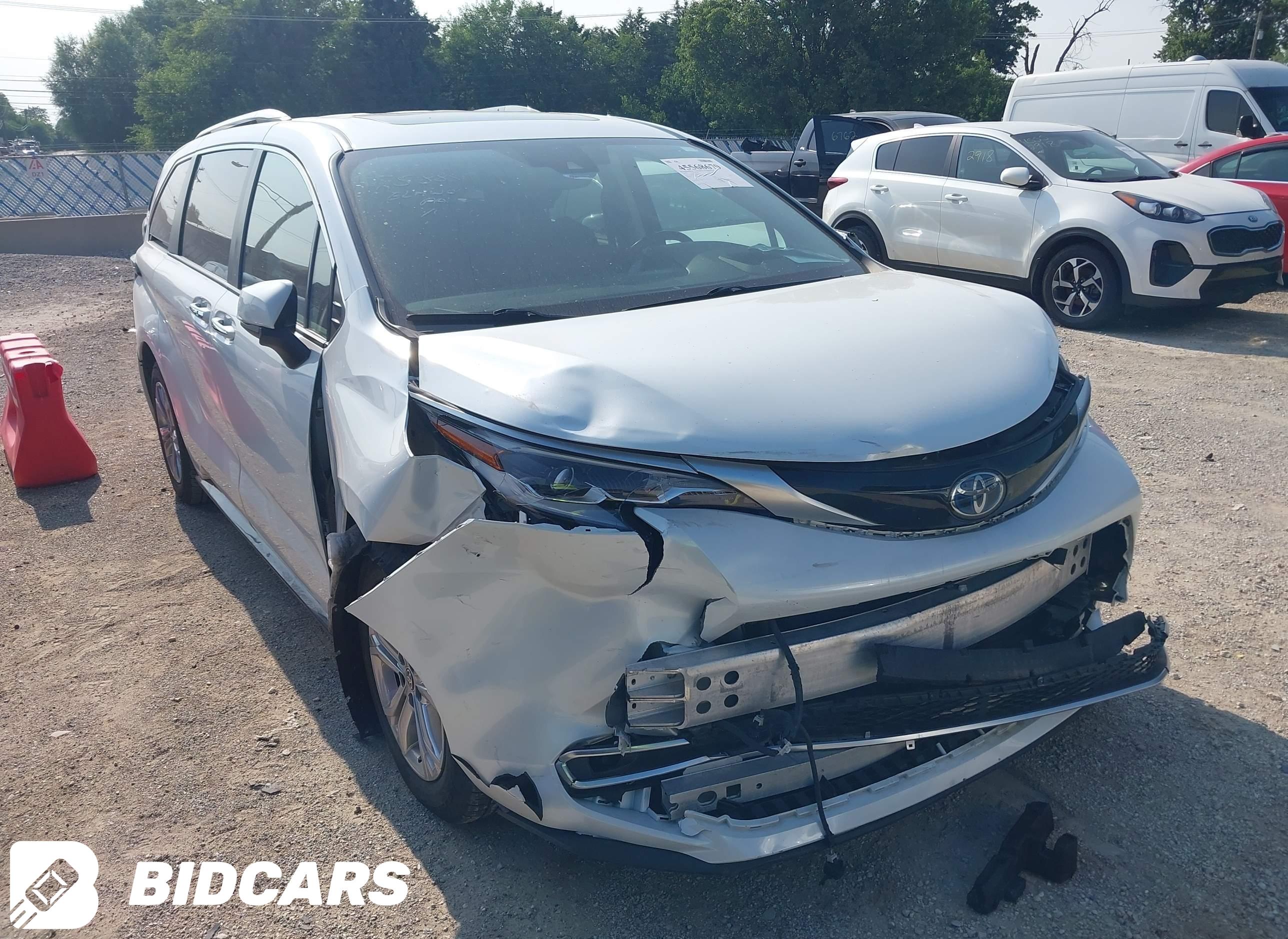 2022 Toyota Sienna, Platinum