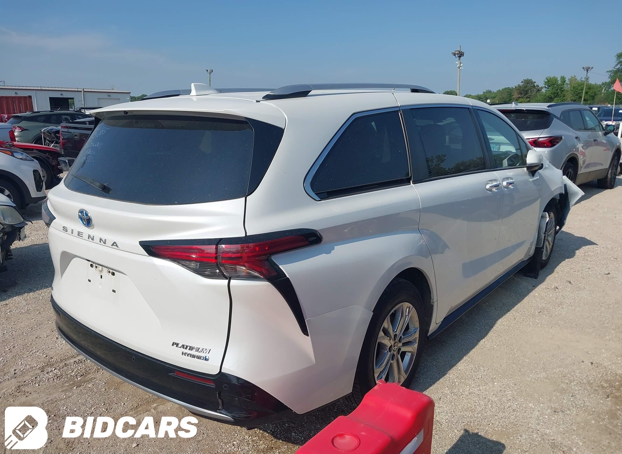 2022 Toyota Sienna, Platinum