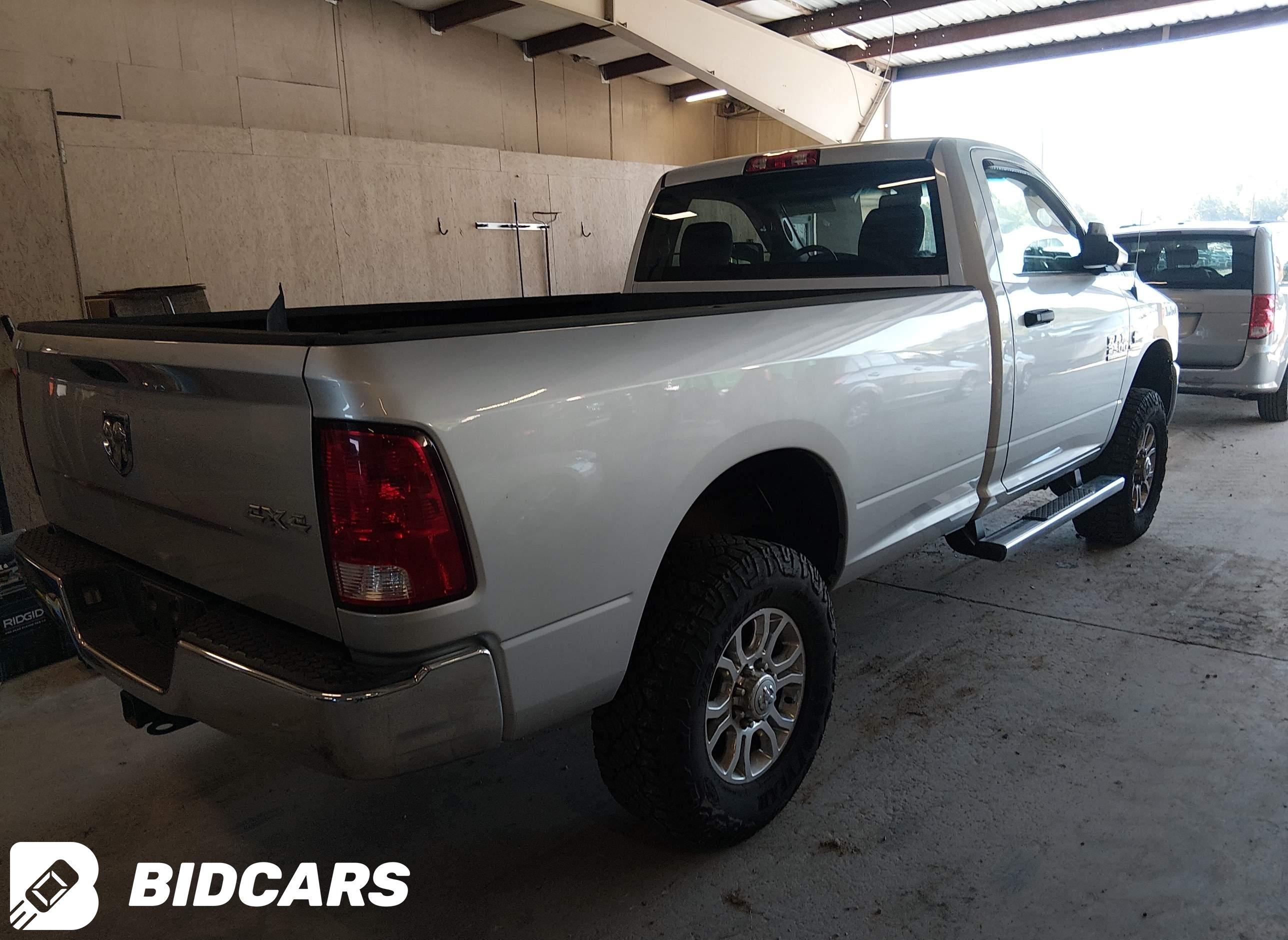 2018 RAM 2500, Tradesman  4X4...