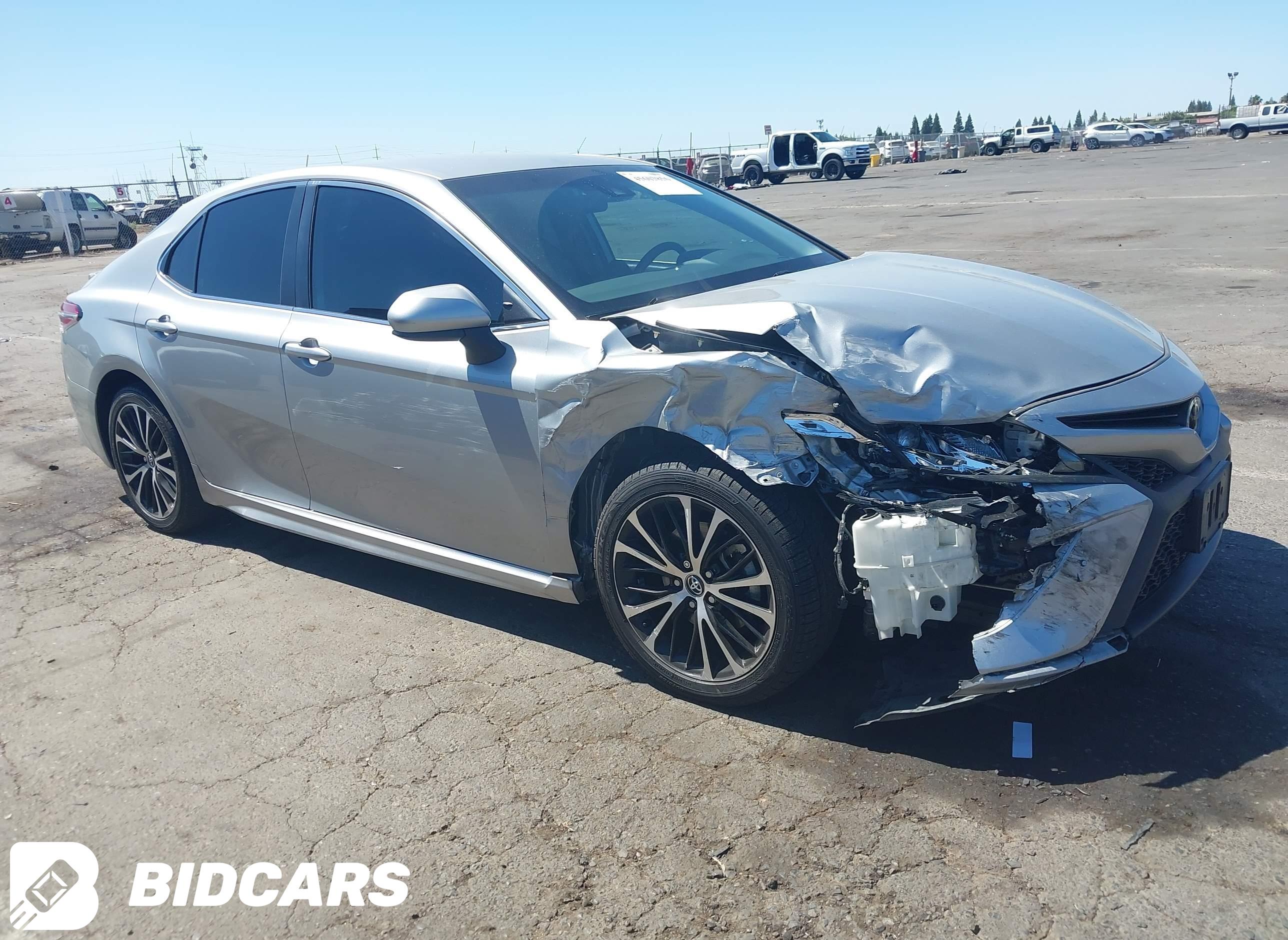 2020 Toyota Camry, SE