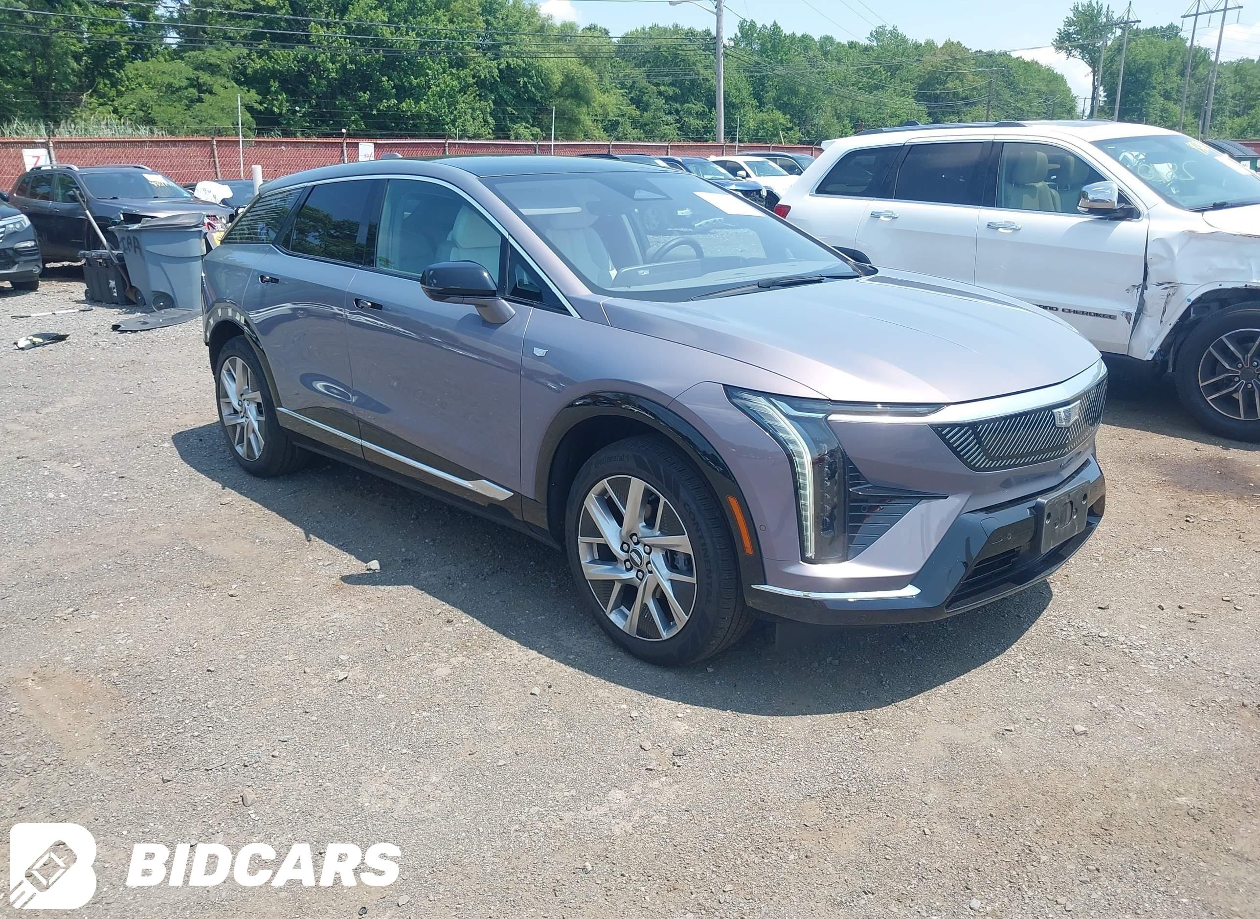 2025 Cadillac Optiq, Luxury 1...