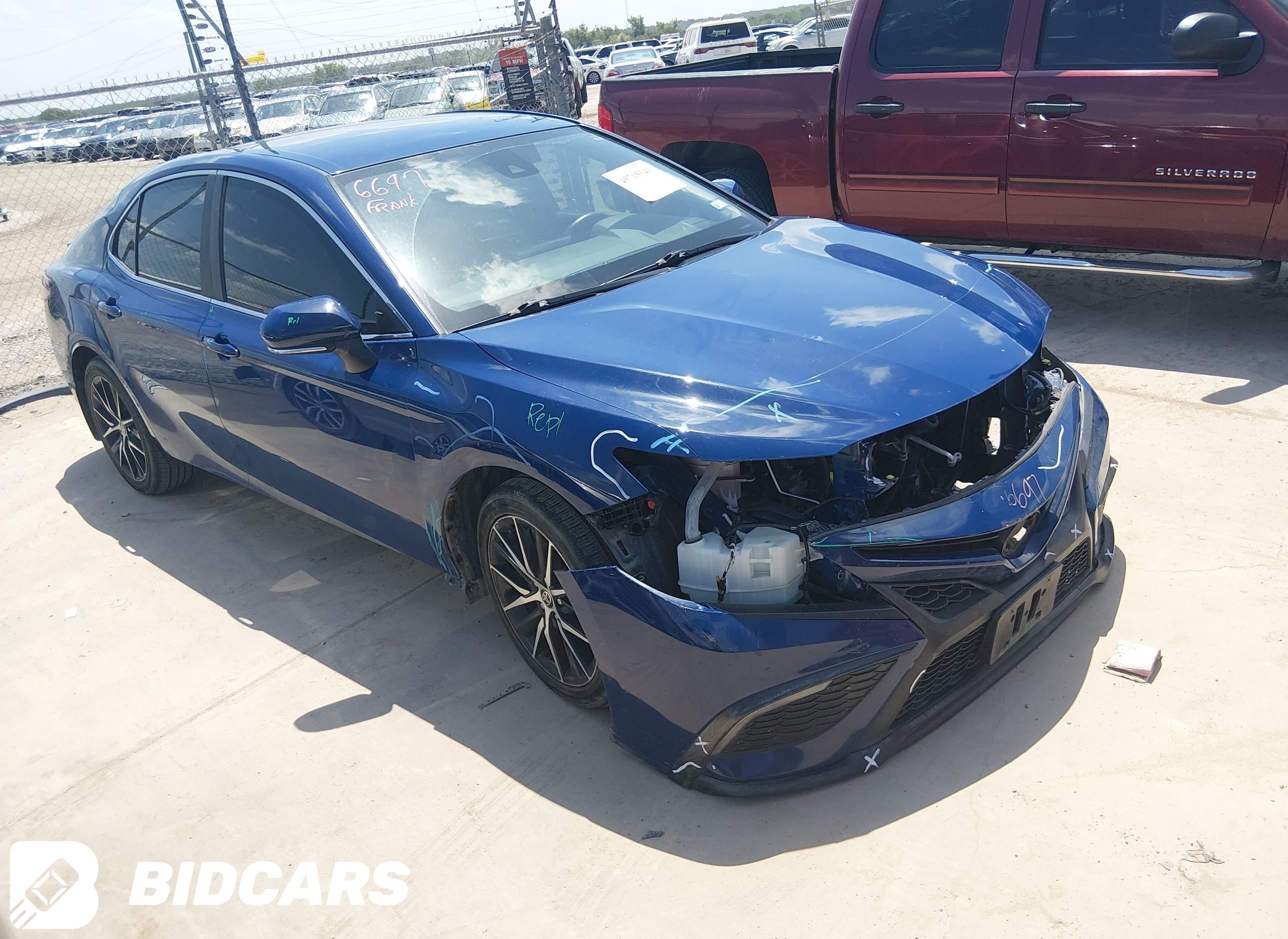 2024 Toyota Camry, SE