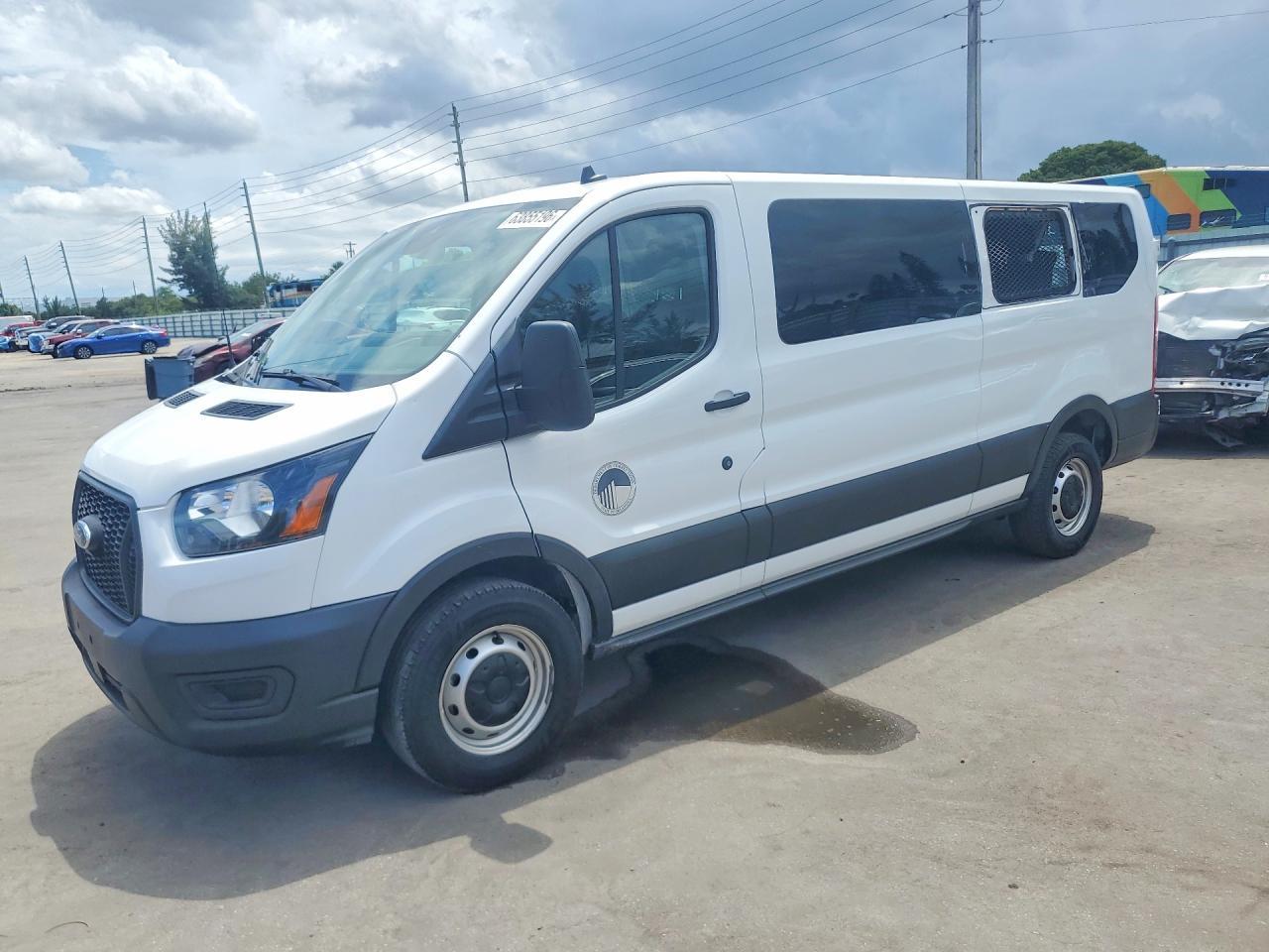 2022 Ford Transit, T-350