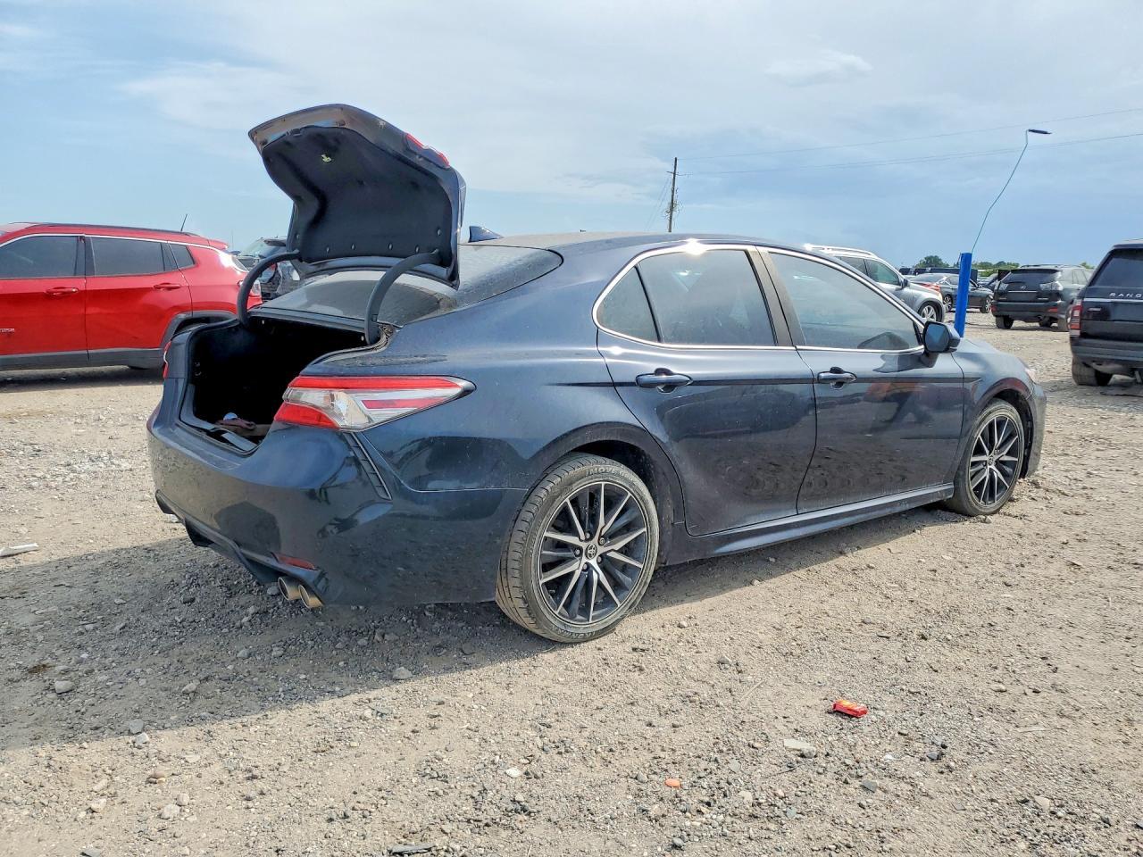 2019 Toyota Camry, SE