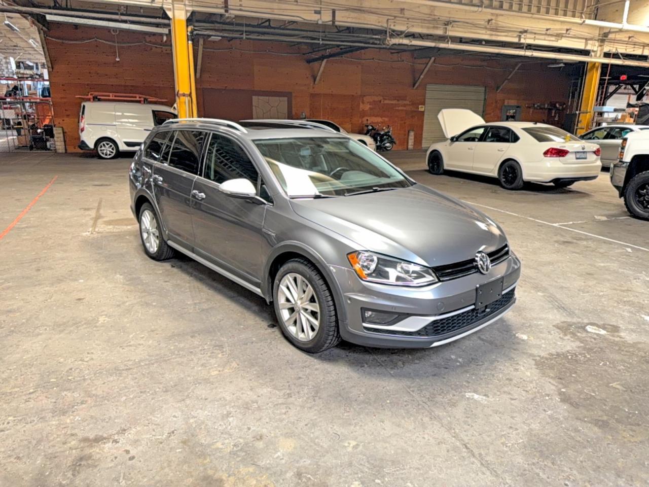 2017 Volkswagen Golf, S