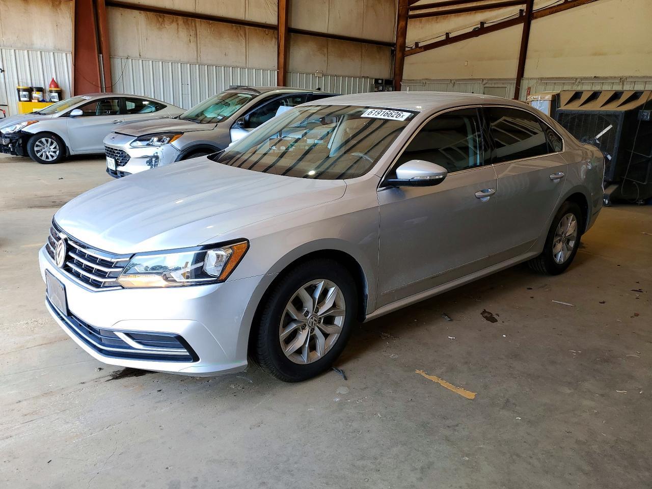 2017 Volkswagen Passat, S