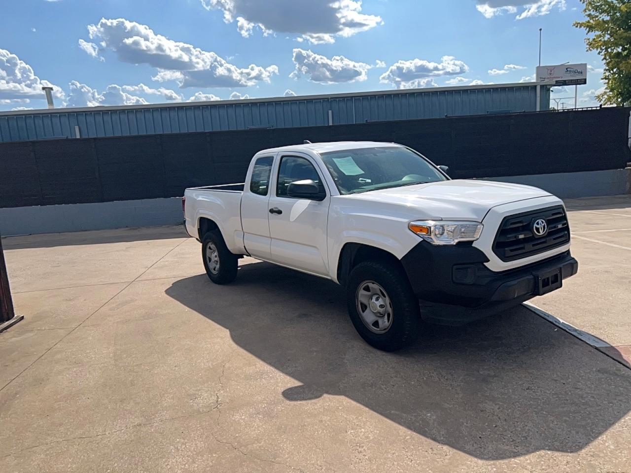 2017 Toyota Tacoma, SR