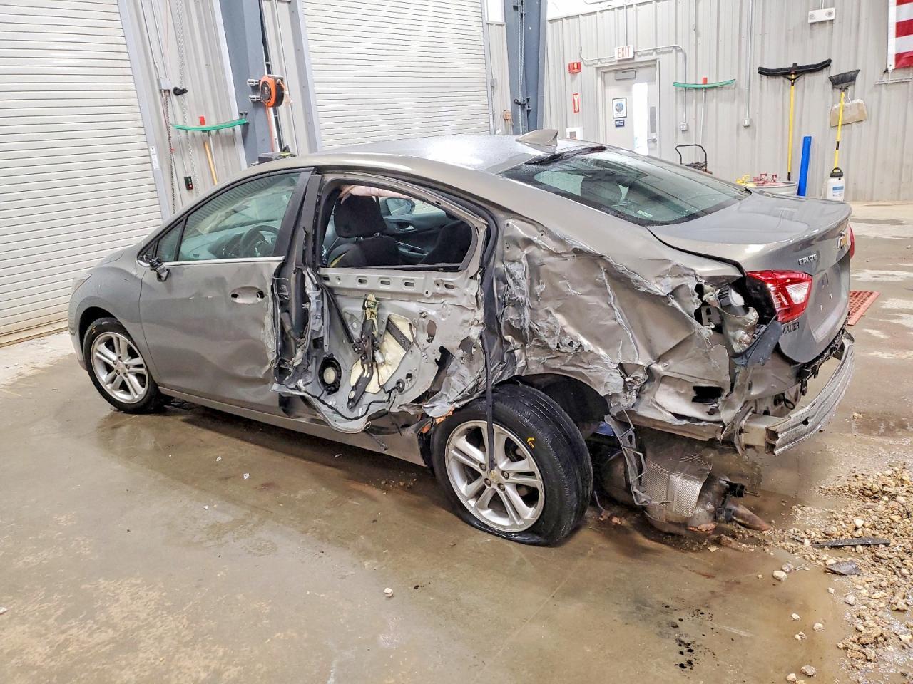 2018 Chevrolet Cruze, LT