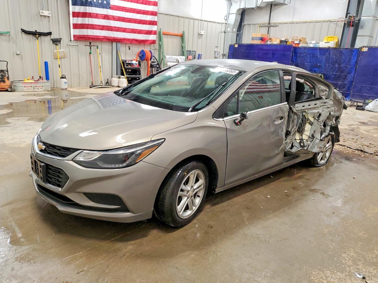 2018 Chevrolet Cruze, LT