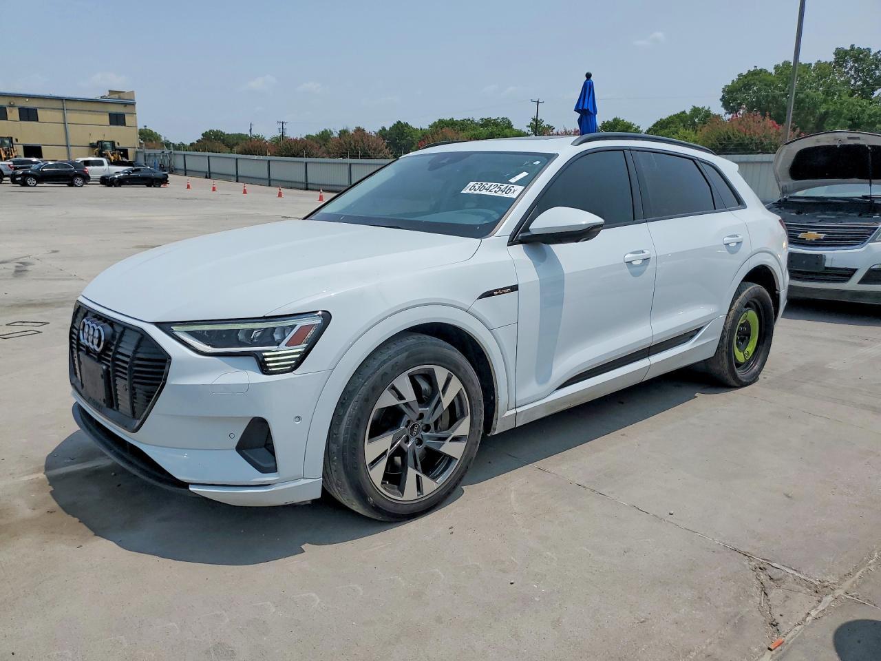 2022 Audi E-Tron, Premium