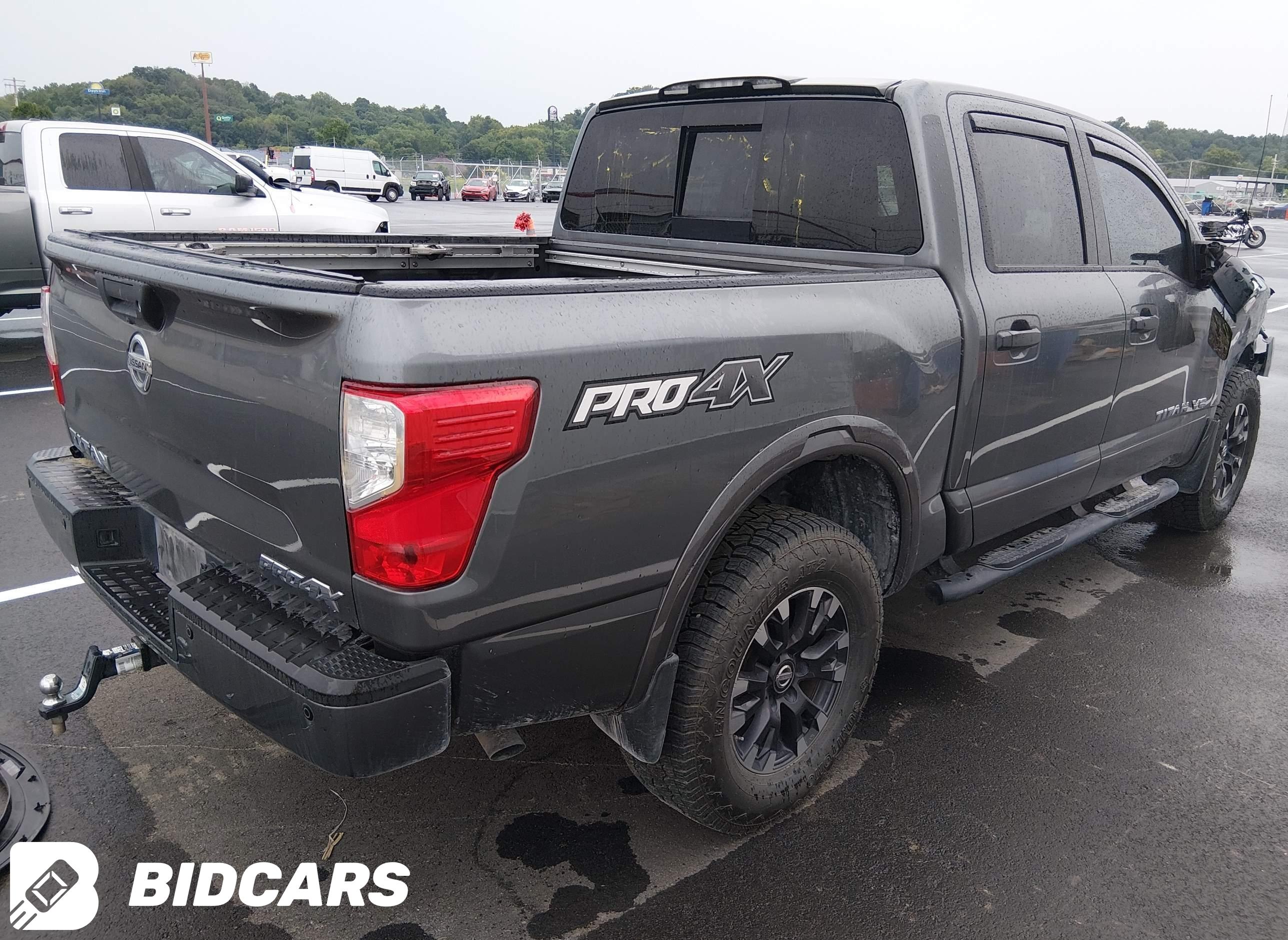 2018 Nissan Titan, Pro-4X