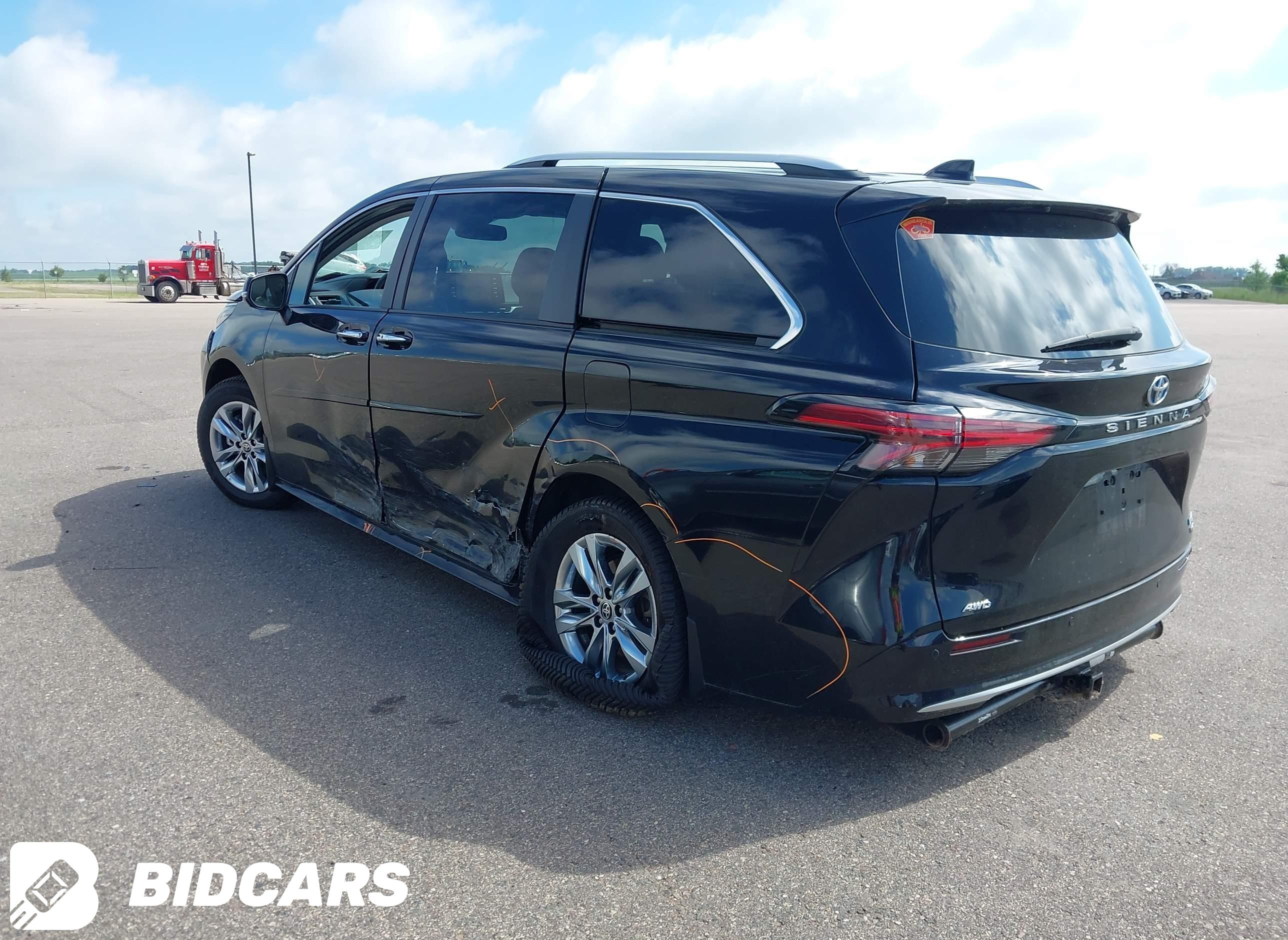 2023 Toyota Sienna, Limited