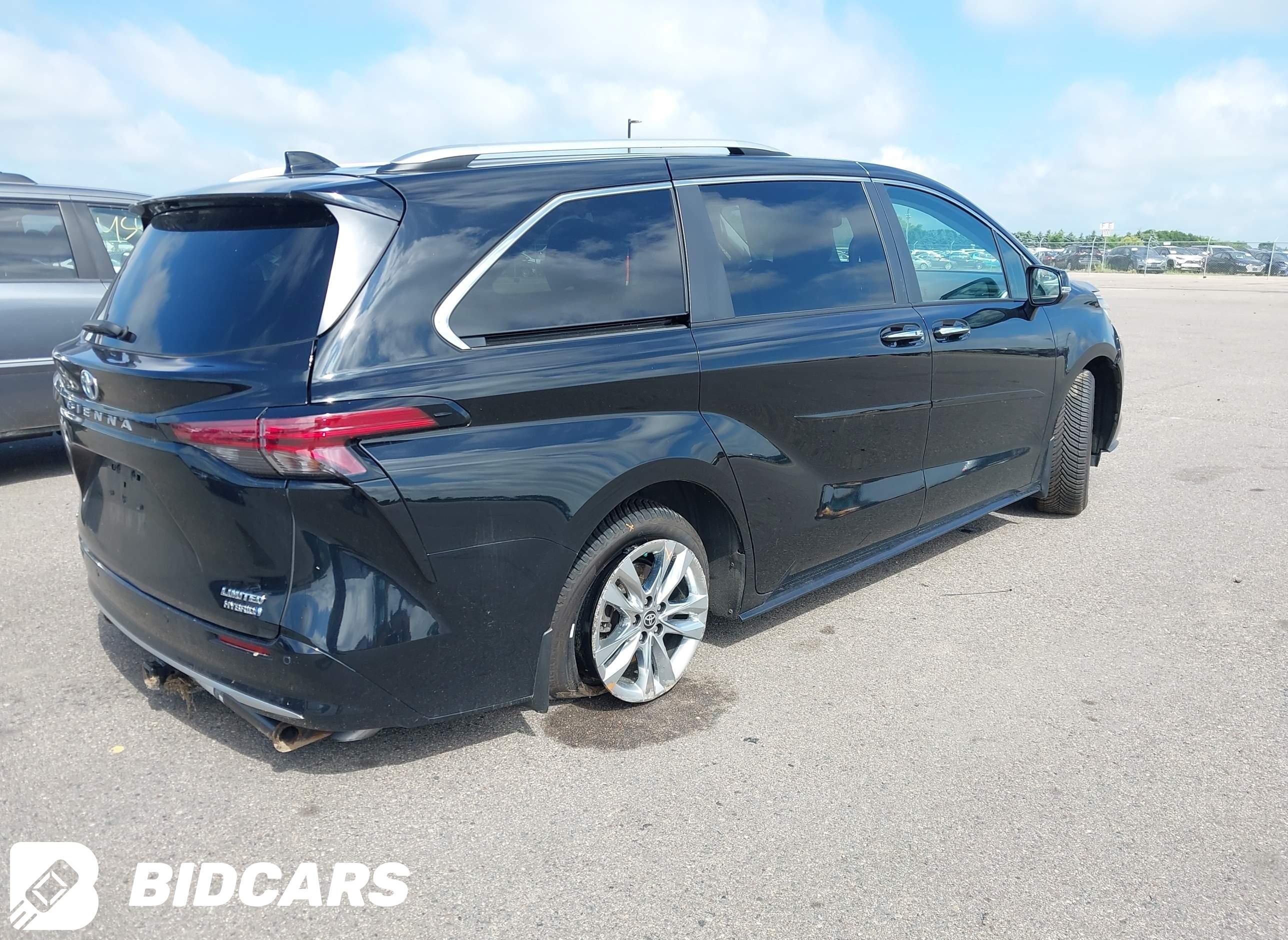 2023 Toyota Sienna, Limited