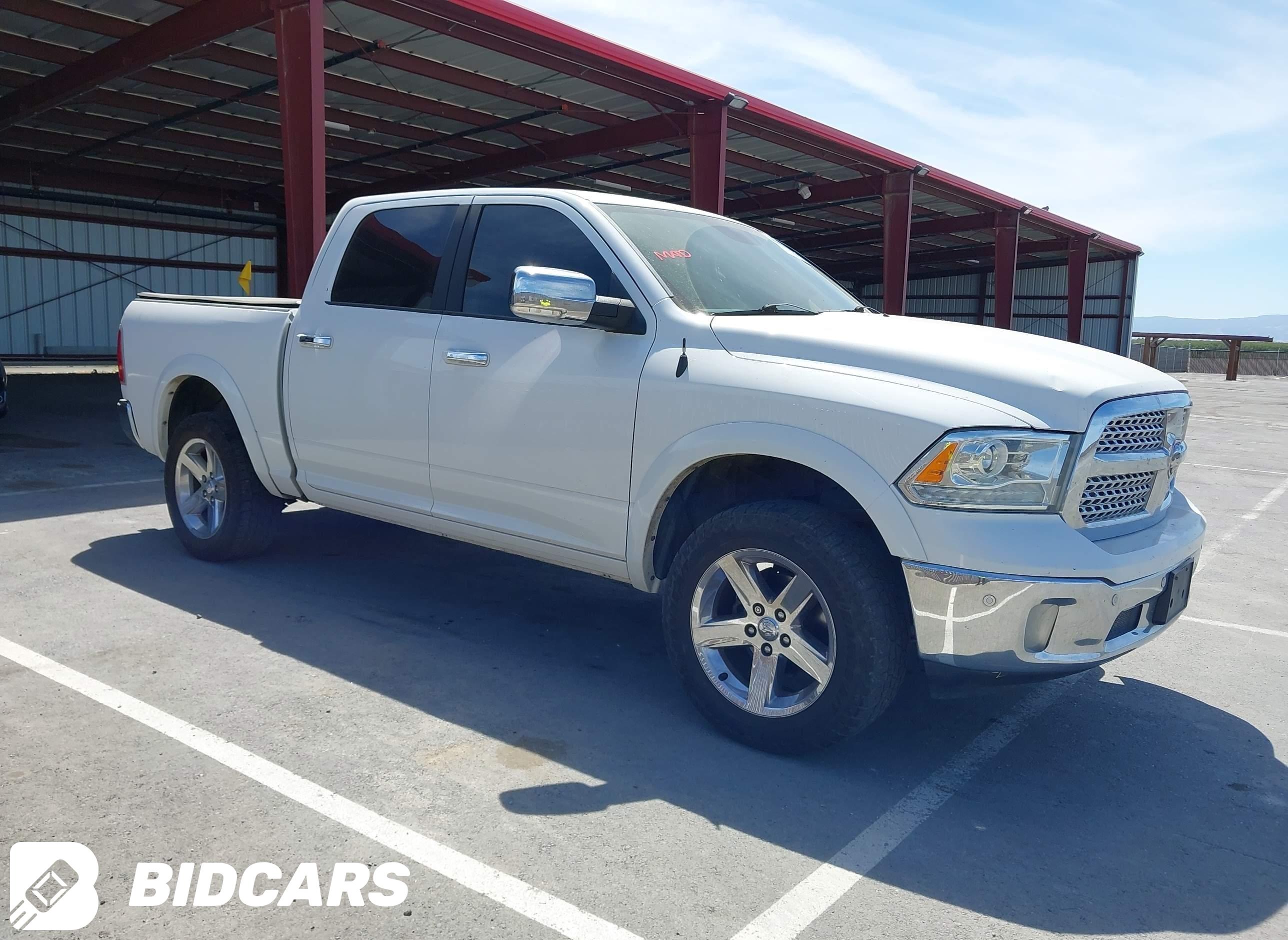 2017 RAM 1500, Laramie  4X4 5...